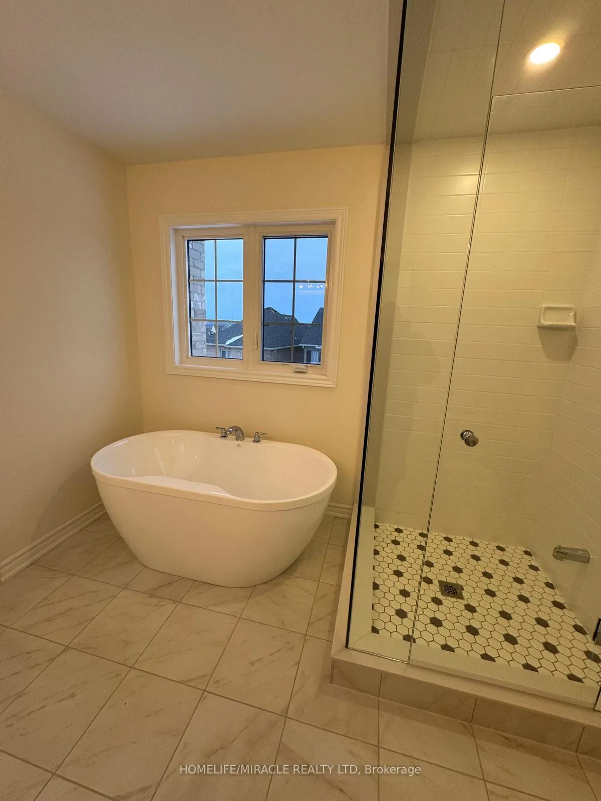 Photo 27 of 57 North Garden Boulevard, Scugog, Port Perry — HOMEH