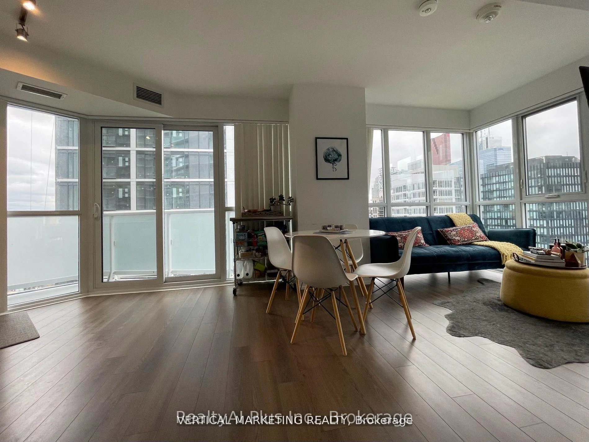 Photo 4 of Unit 2404, 77 Mutual Street, Toronto, Church-Yonge Corridor — HOMEH