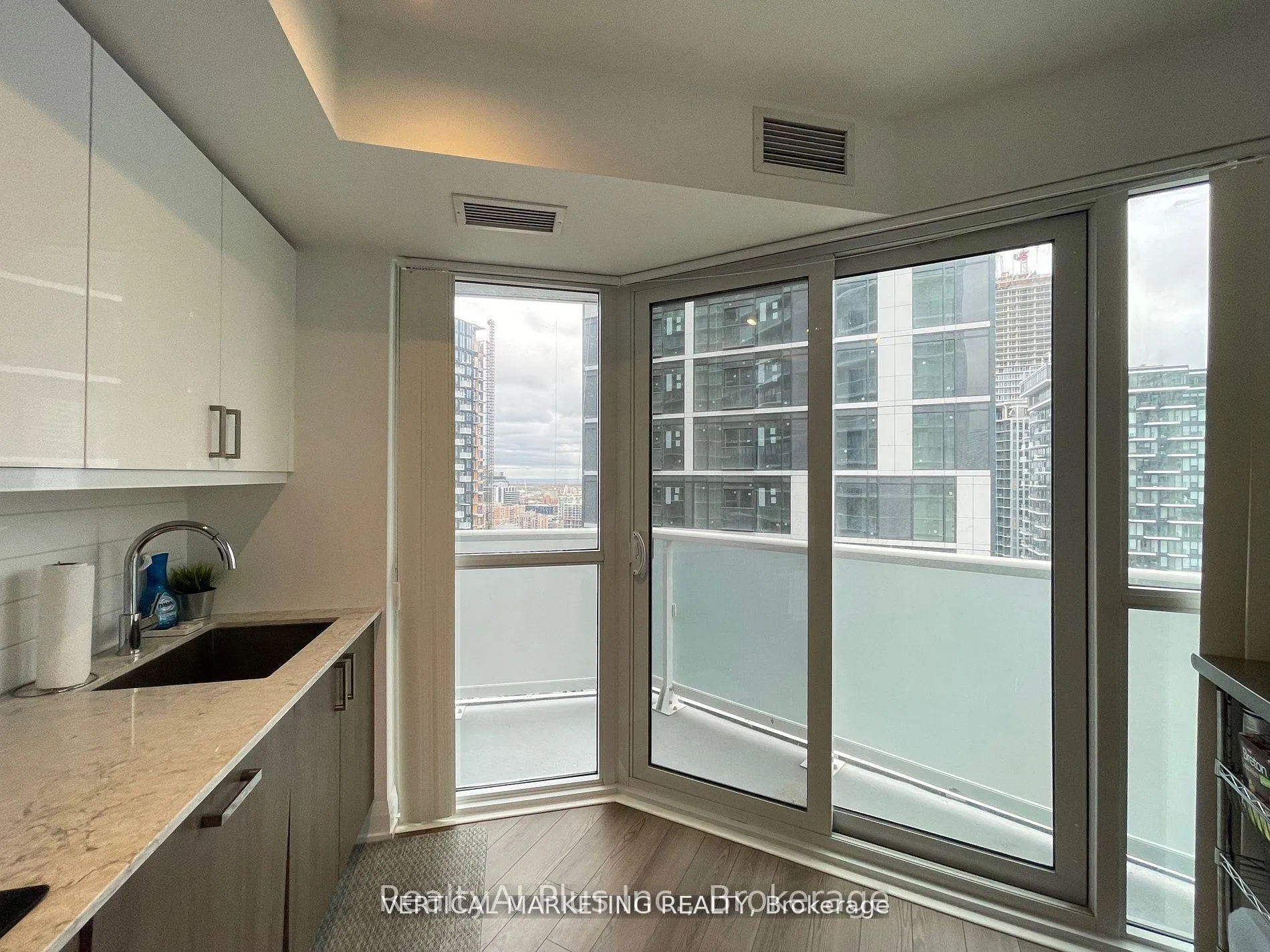 Photo 7 of Unit 2404, 77 Mutual Street, Toronto, Church-Yonge Corridor — HOMEH