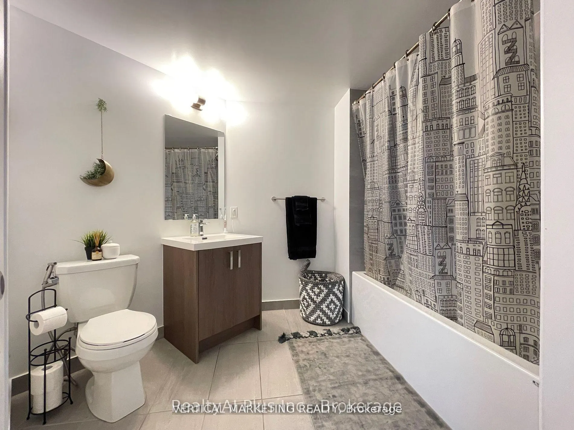 Photo 12 of Unit 2404, 77 Mutual Street, Toronto, Church-Yonge Corridor — HOMEH