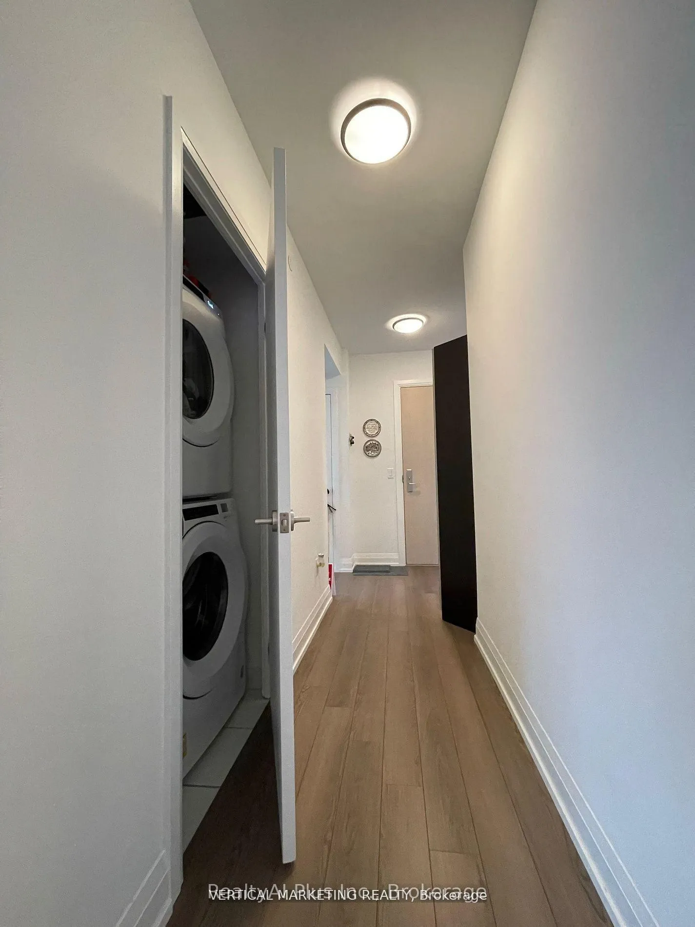 Photo 16 of Unit 2404, 77 Mutual Street, Toronto, Church-Yonge Corridor — HOMEH
