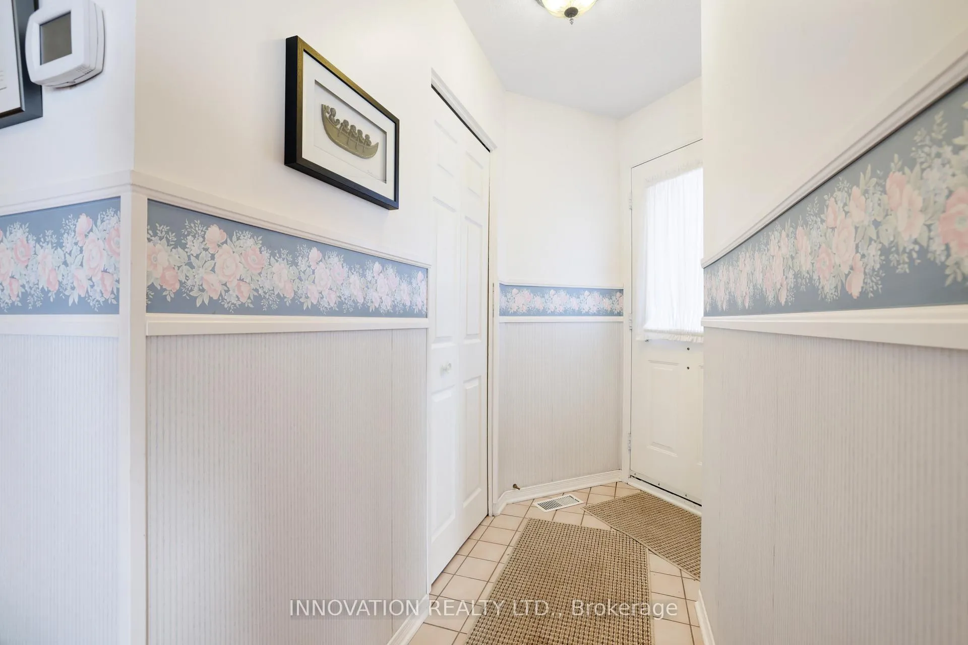 Photo 4 of 31 Silver Horse Crescent, Ottawa, Kanata - Bridlewood — HOMEH