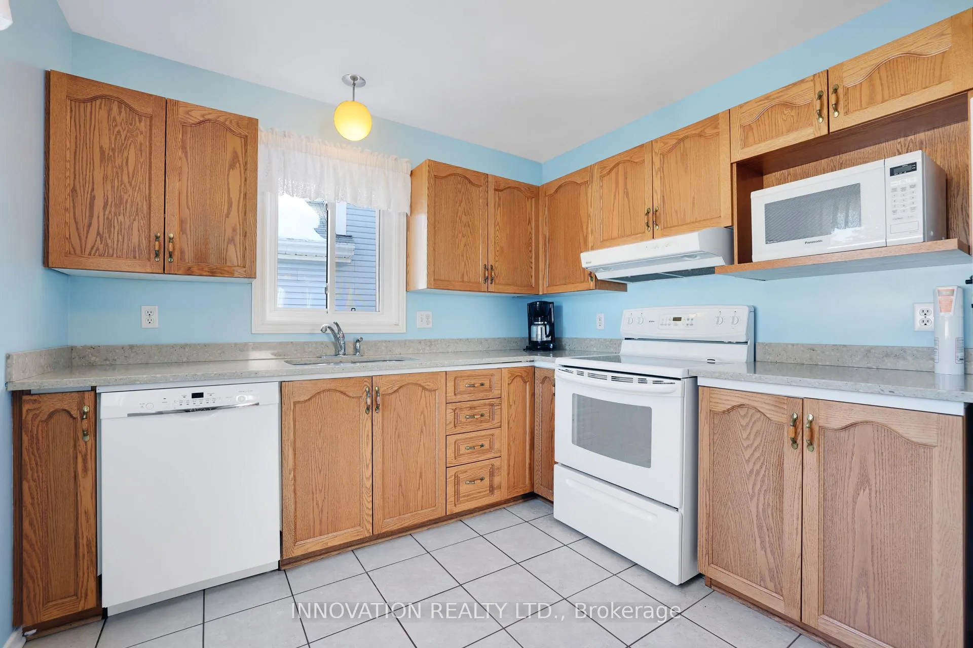 Photo 12 of 31 Silver Horse Crescent, Ottawa, Kanata - Bridlewood — HOMEH