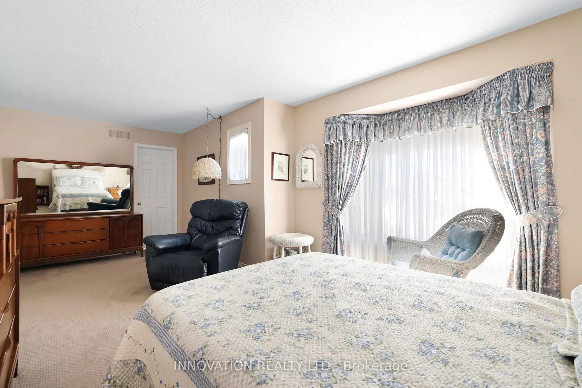 Photo 16 of 31 Silver Horse Crescent, Ottawa, Kanata - Bridlewood — HOMEH