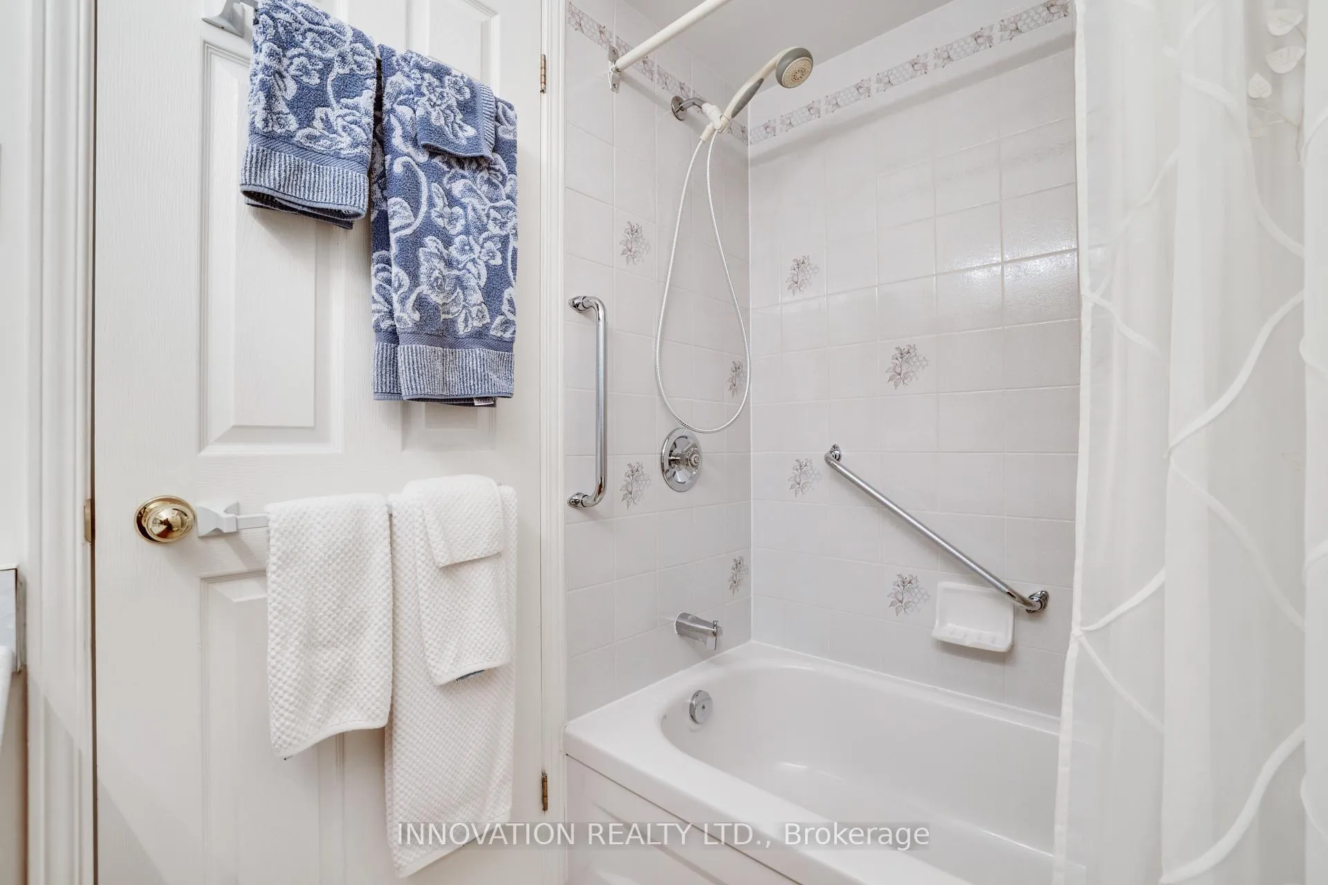 Photo 18 of 31 Silver Horse Crescent, Ottawa, Kanata - Bridlewood — HOMEH