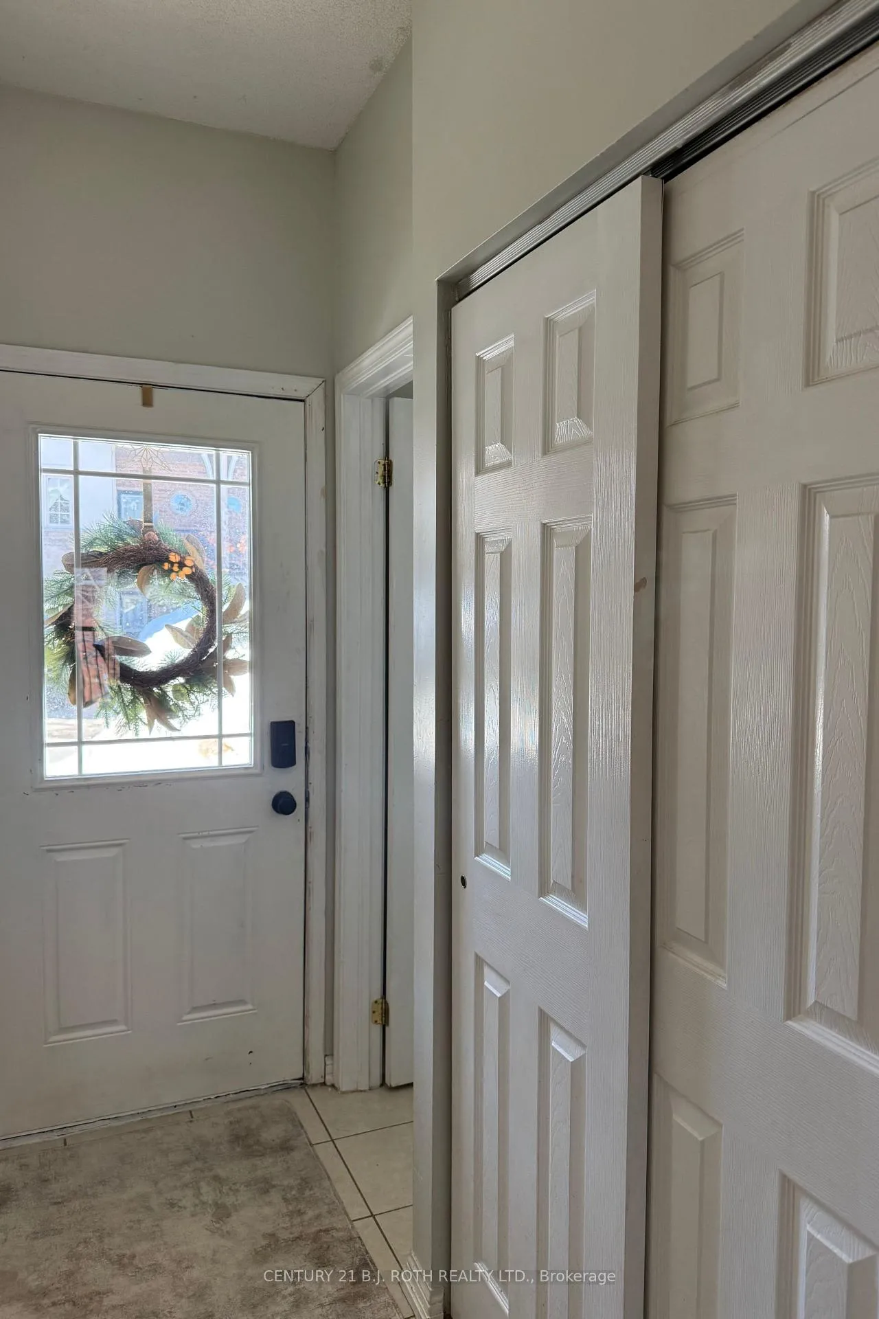 Photo 3 of Unit 63, 175 Stanley Street, Barrie, East Bayfield — HOMEH
