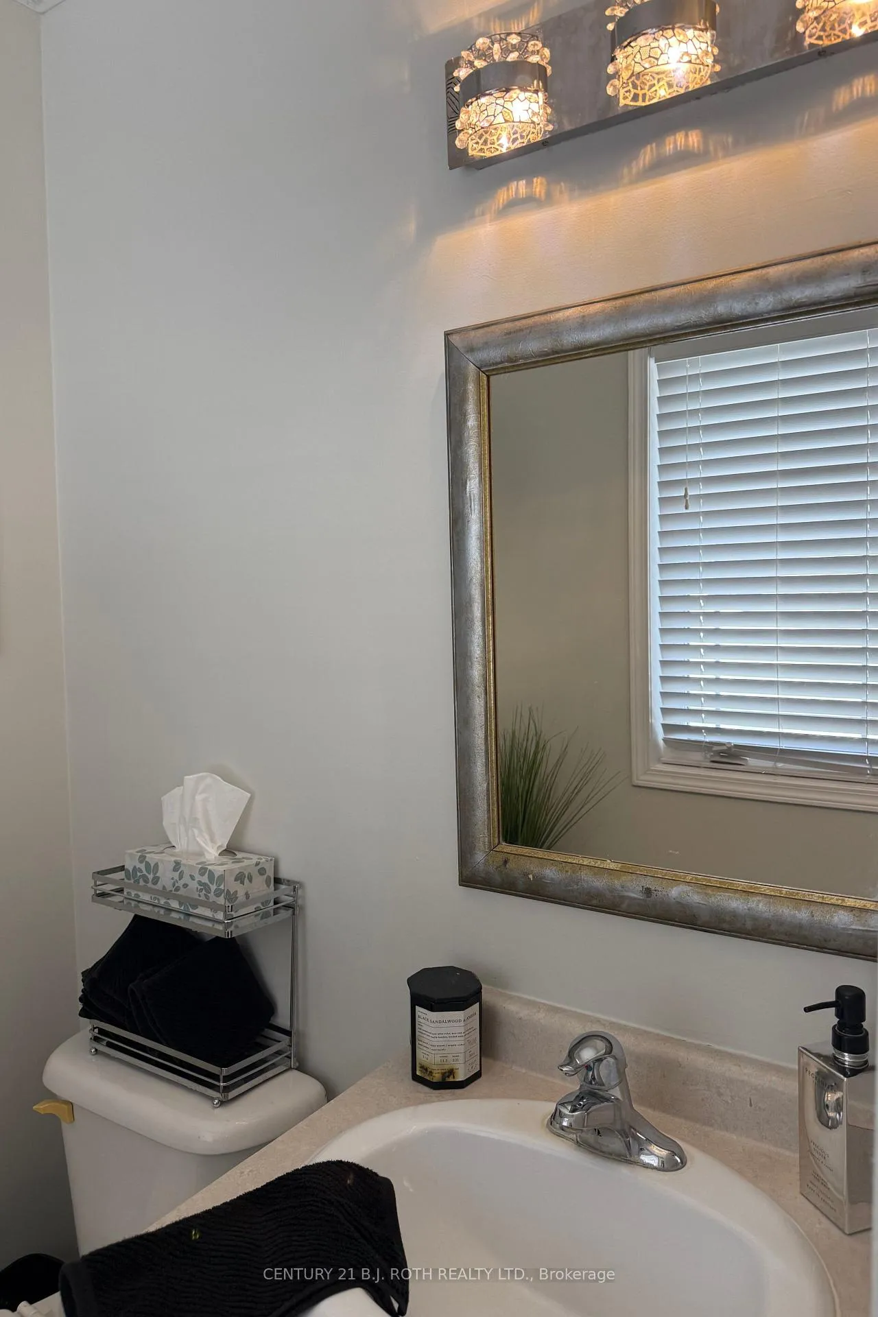 Photo 4 of Unit 63, 175 Stanley Street, Barrie, East Bayfield — HOMEH