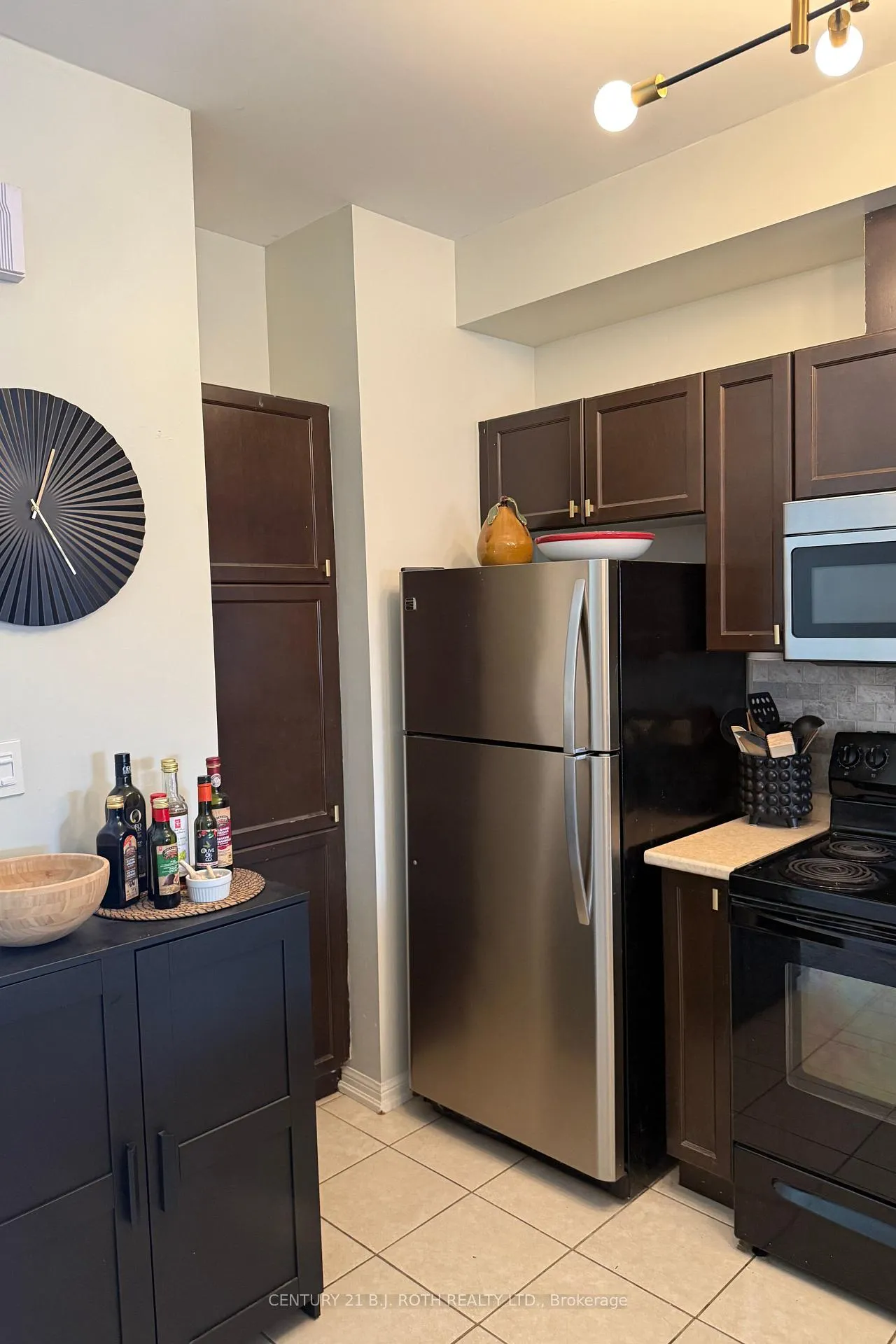 Photo 5 of Unit 63, 175 Stanley Street, Barrie, East Bayfield — HOMEH