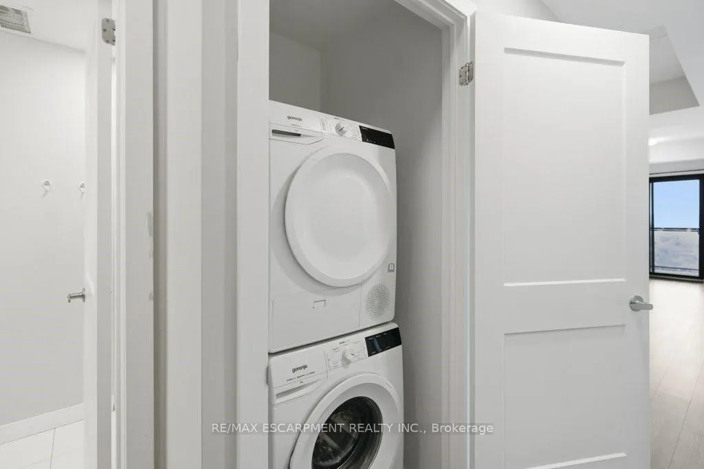 Photo 8 of Unit 2003, 15 Queen Street S, Hamilton, Central — HOMEH
