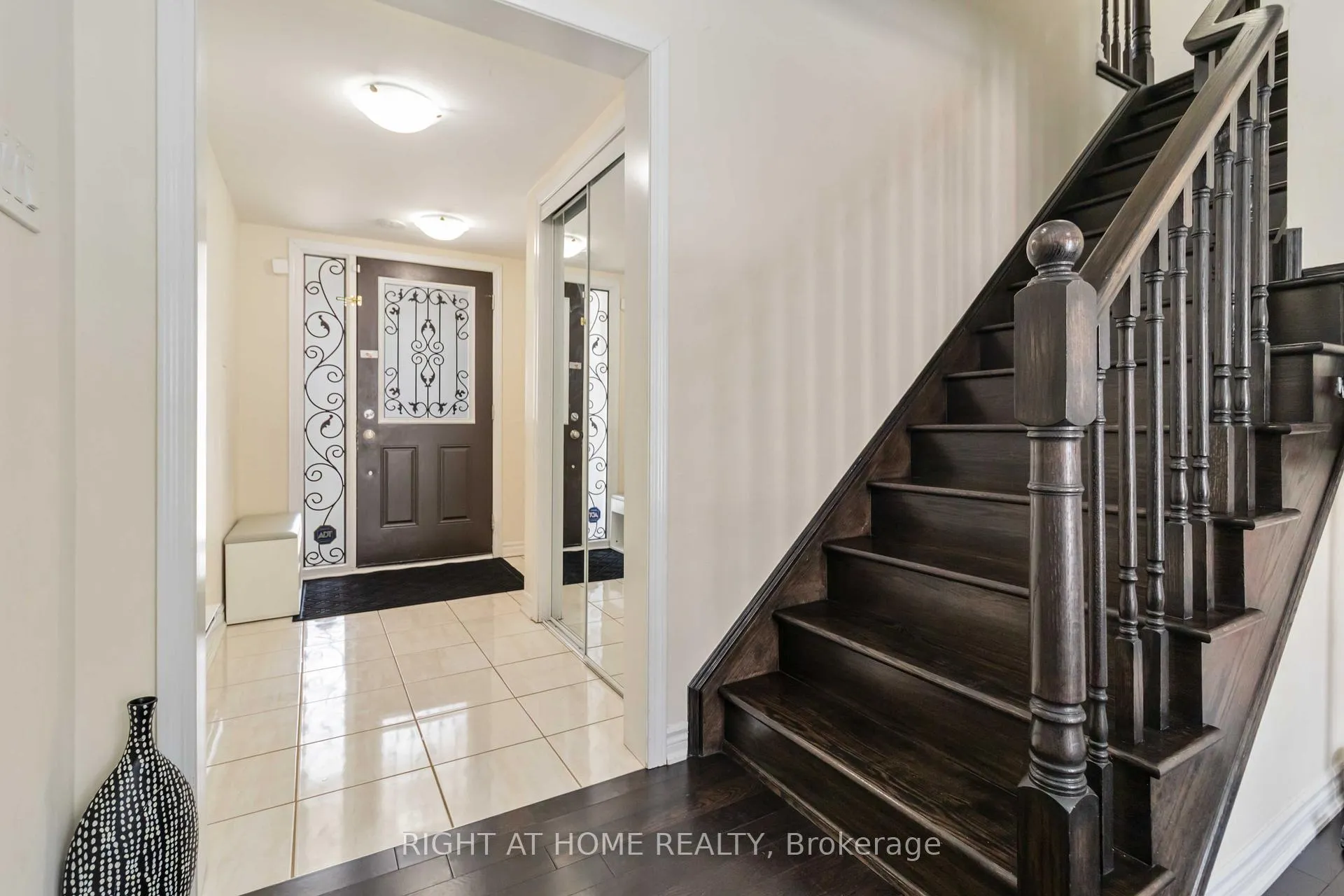 Photo 3 of 40 Stewardship Rd E, Brampton, Northwest Brampton — HOMEH