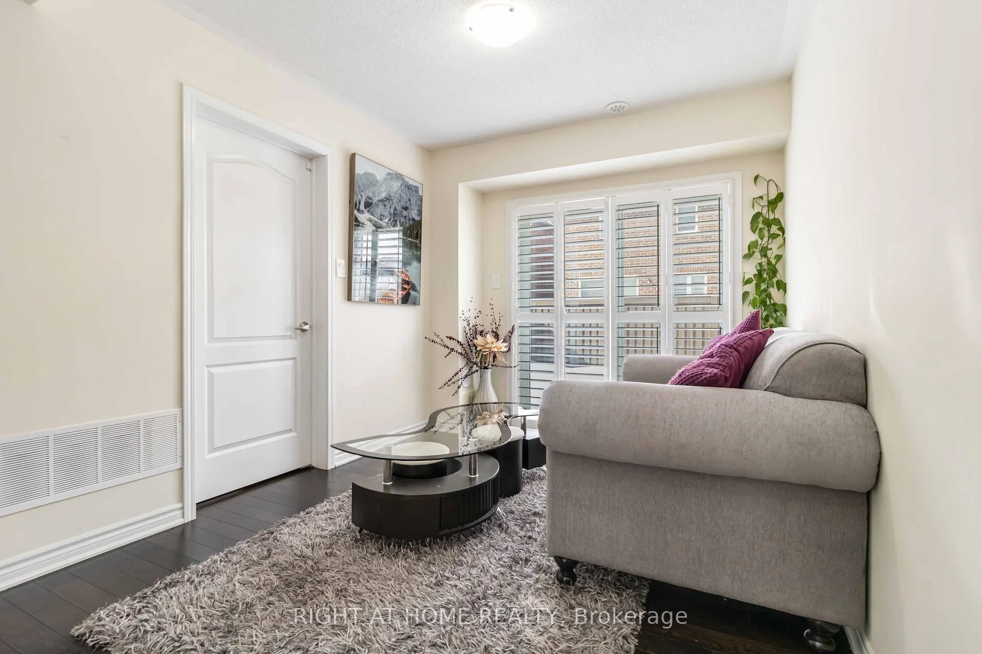 Photo 4 of 40 Stewardship Rd E, Brampton, Northwest Brampton — HOMEH