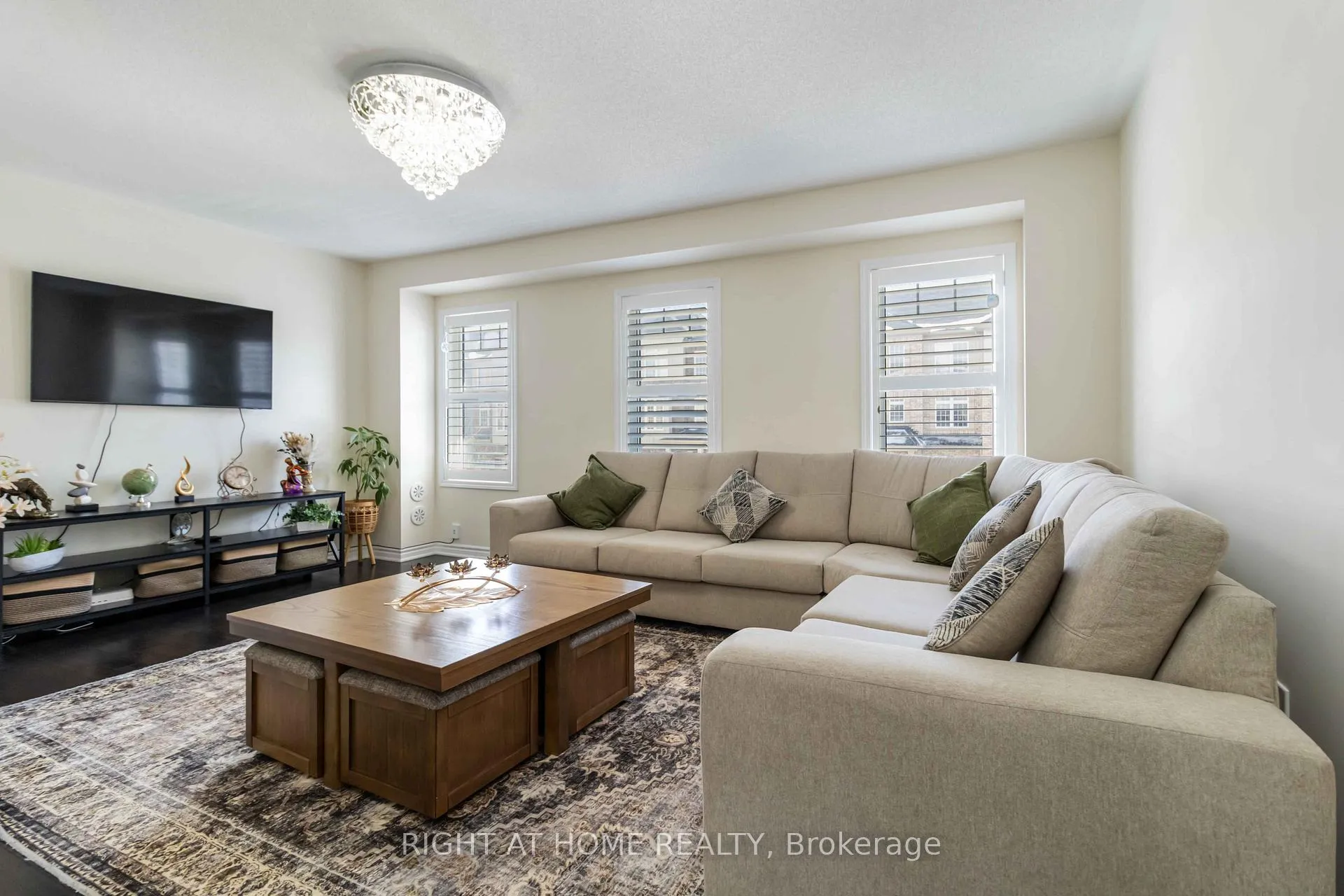 Photo 8 of 40 Stewardship Rd E, Brampton, Northwest Brampton — HOMEH