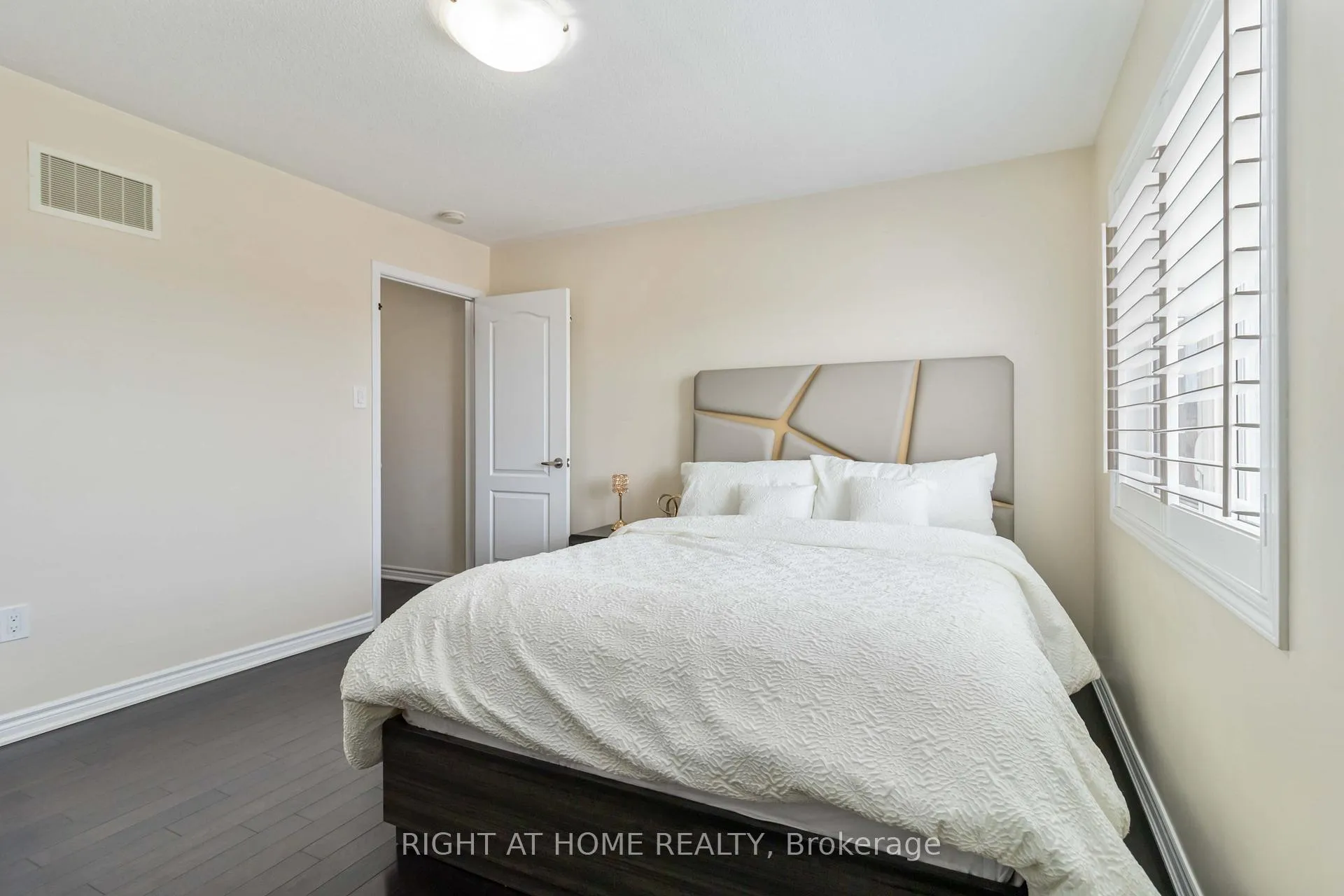 Photo 22 of 40 Stewardship Rd E, Brampton, Northwest Brampton — HOMEH
