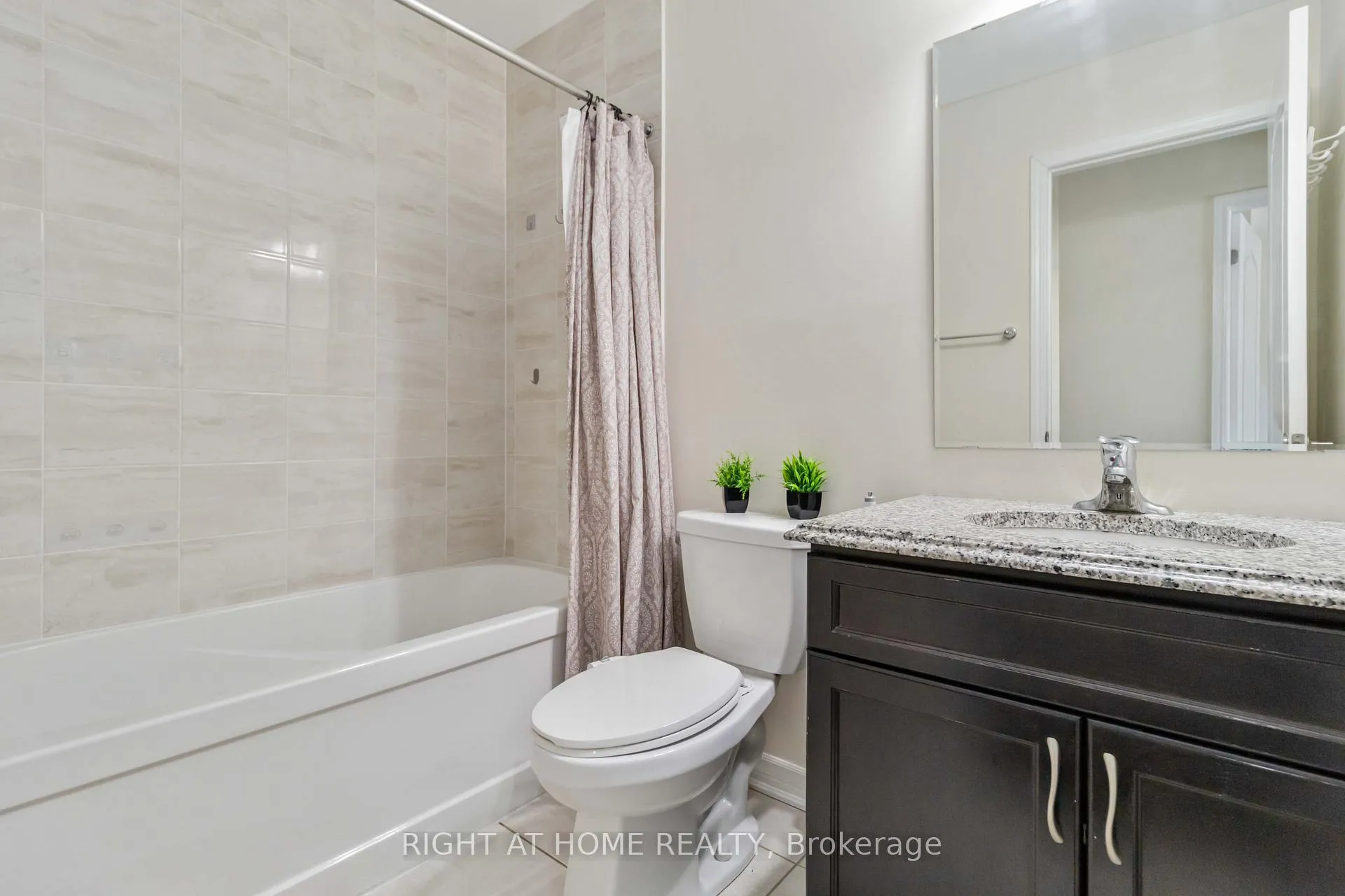 Photo 25 of 40 Stewardship Rd E, Brampton, Northwest Brampton — HOMEH