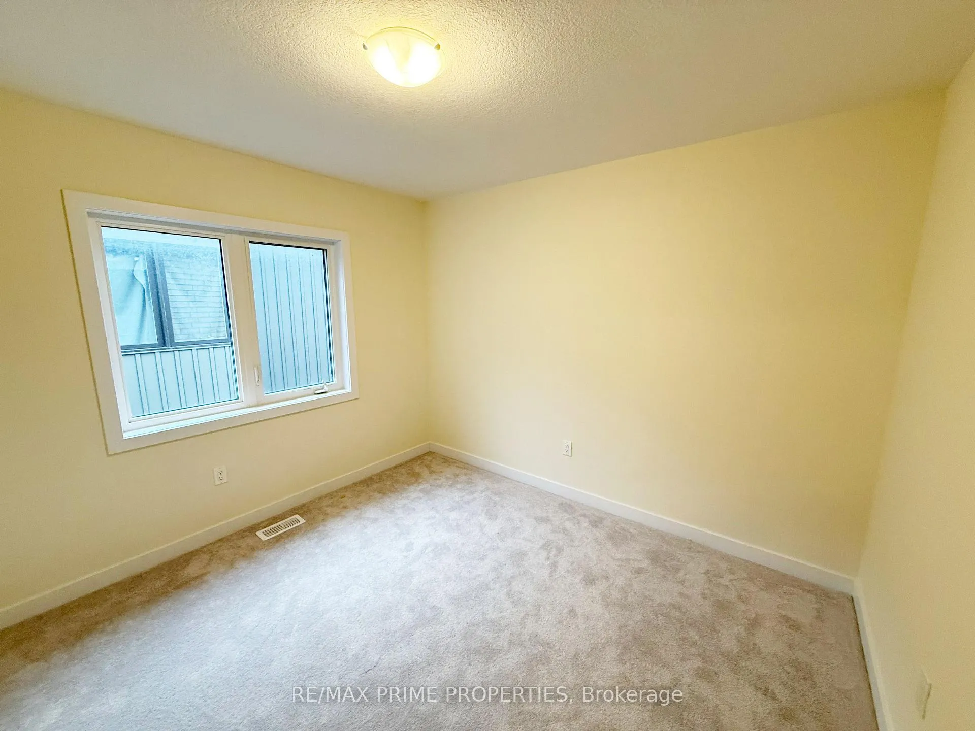 Photo 38 of 27 Starboard Crescent, Welland, Dain City — HOMEH