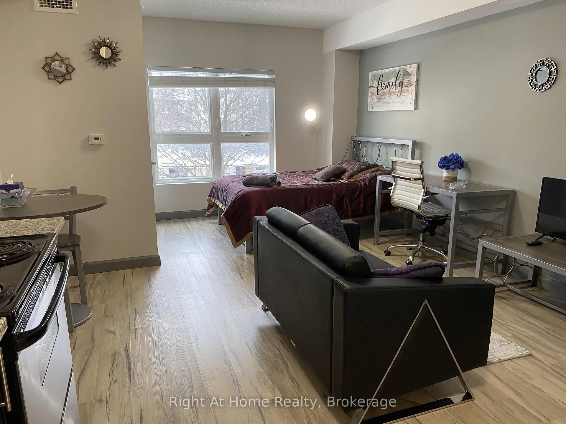 Photo 4 of Unit 1710, 258A Sunview Street, Waterloo, Beechwood/University — HOMEH