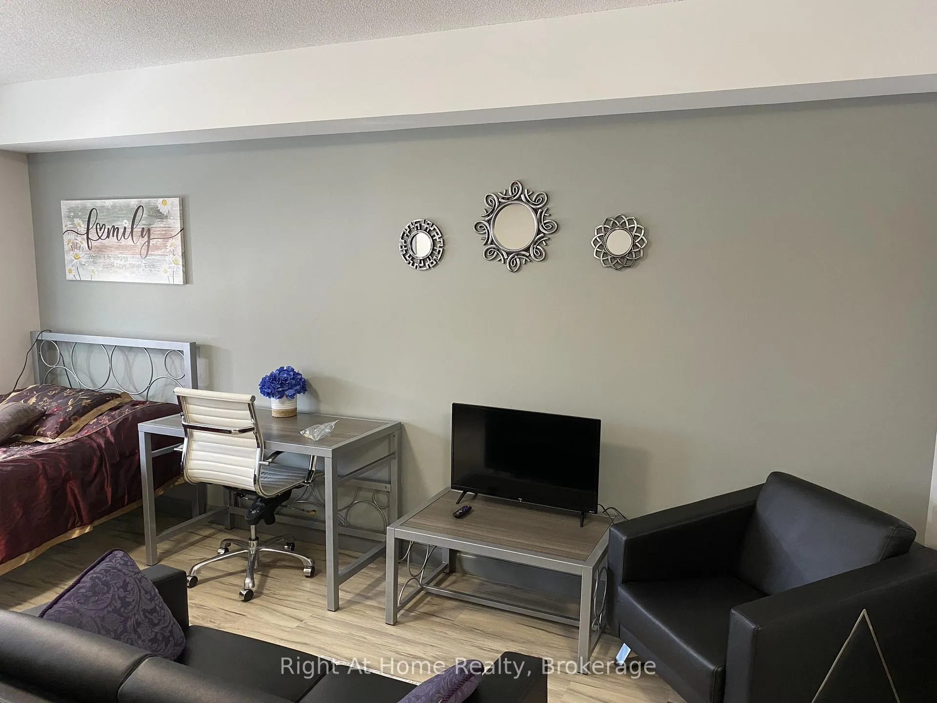 Photo 5 of Unit 1710, 258A Sunview Street, Waterloo, Beechwood/University — HOMEH