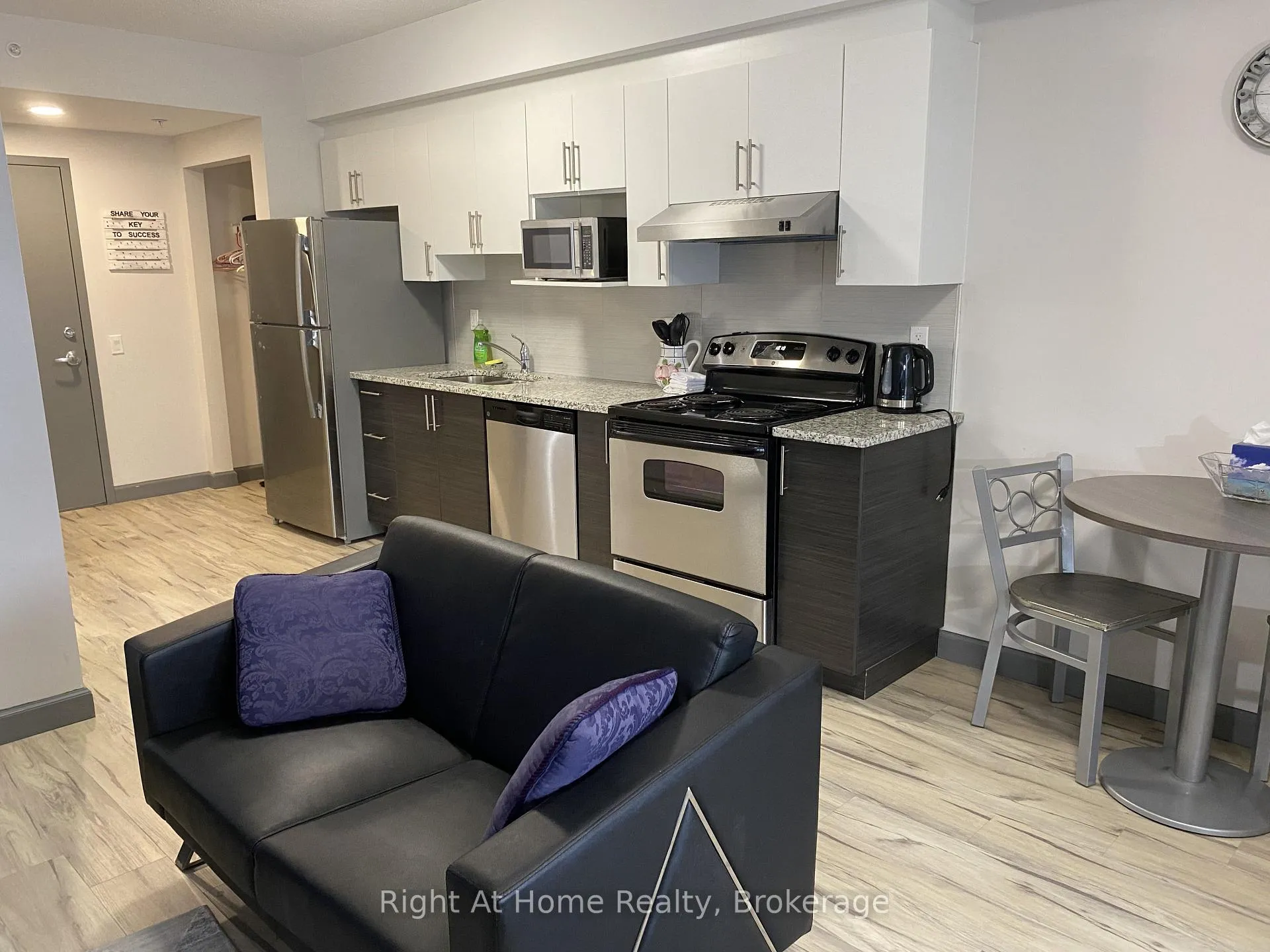 Photo 17 of Unit 1710, 258A Sunview Street, Waterloo, Beechwood/University — HOMEH