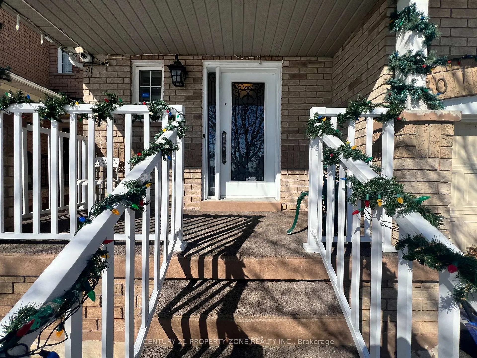Photo 2 of 30 Gold Park Place, Brampton, Fletcher's Meadow — HOMEH