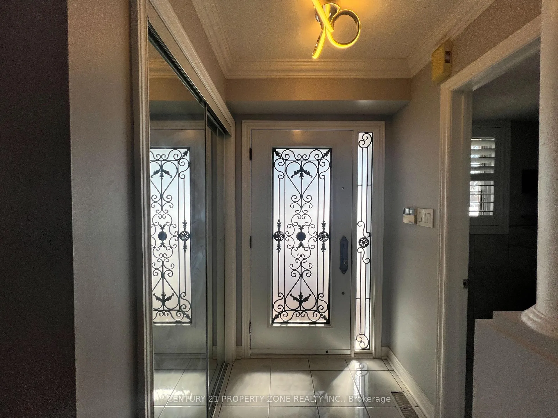 Photo 3 of 30 Gold Park Place, Brampton, Fletcher's Meadow — HOMEH