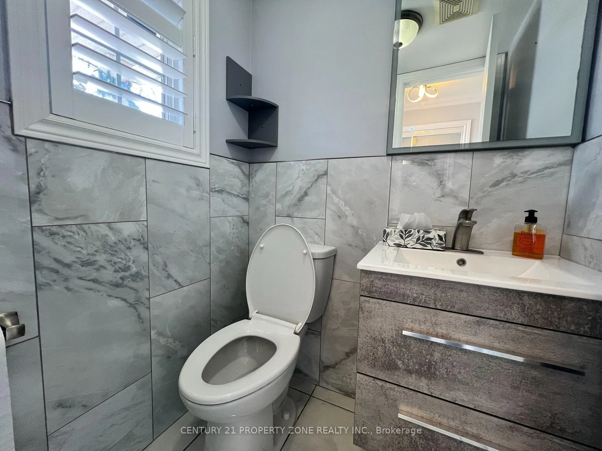 Photo 5 of 30 Gold Park Place, Brampton, Fletcher's Meadow — HOMEH