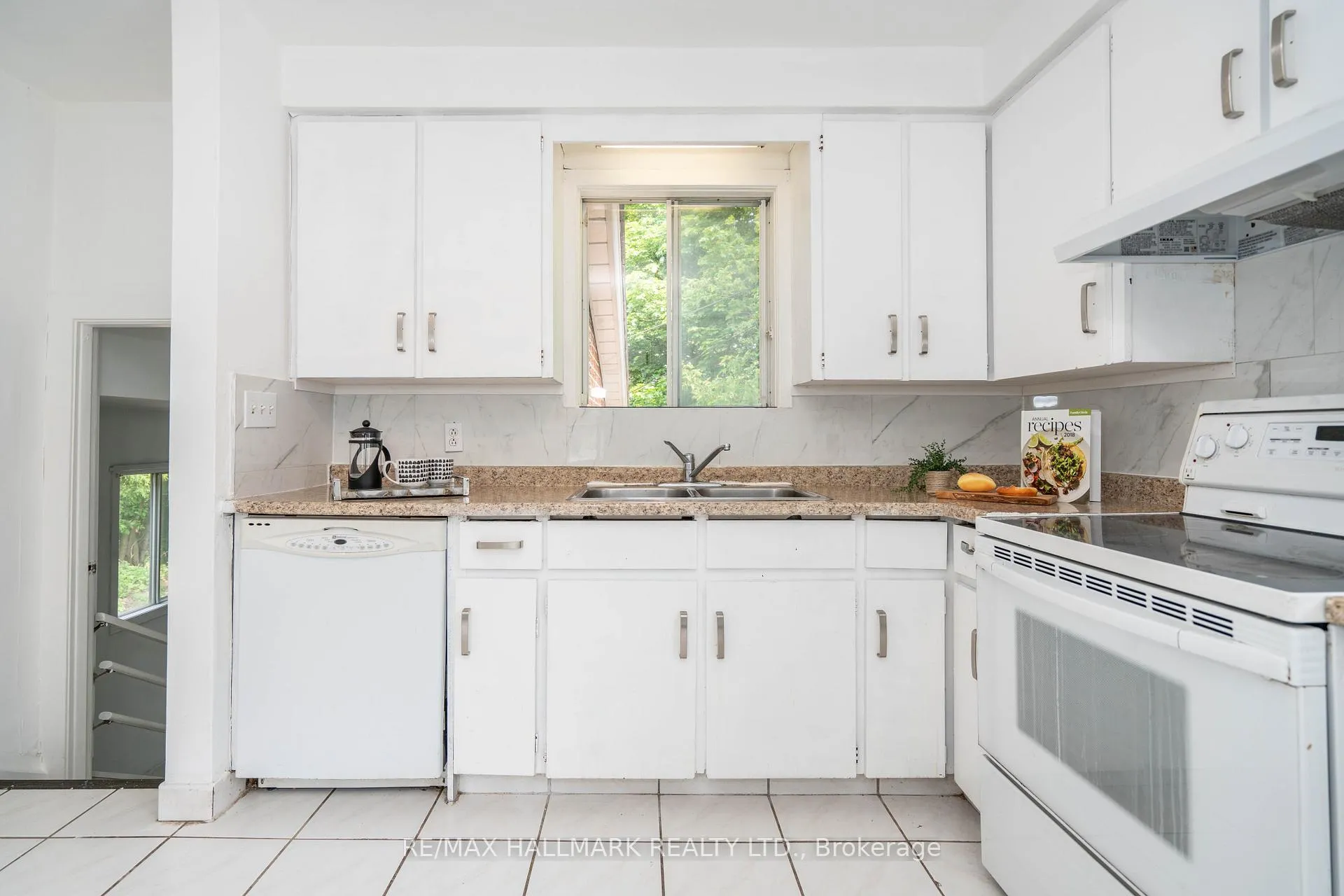 Photo 18 of 104 Highland Park Boulevard, Markham, Grandview — HOMEH