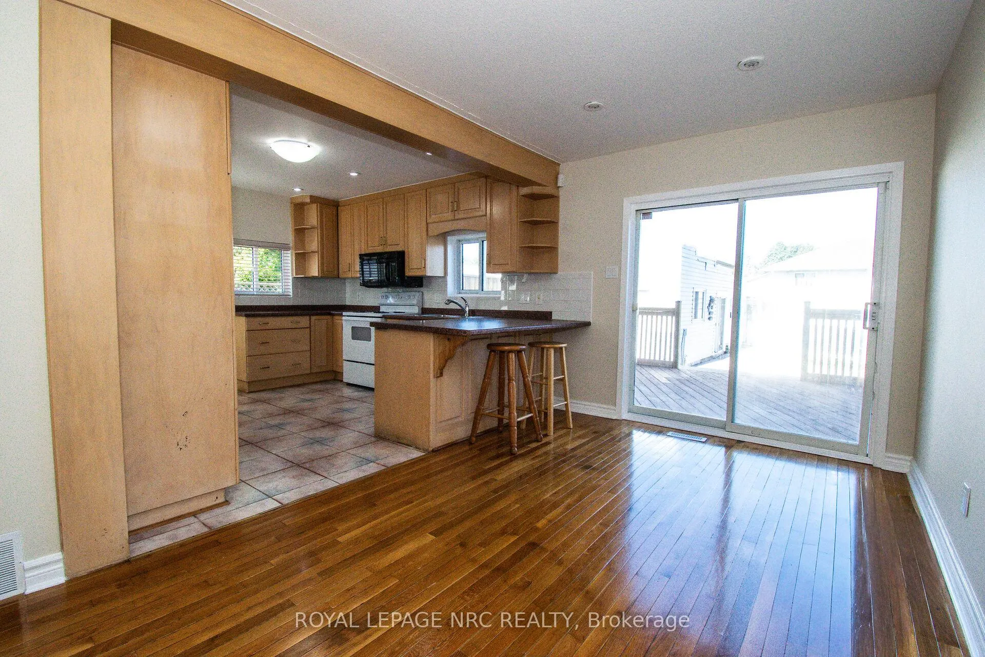 Photo 10 of 6561 Bellevue Street, Niagara Falls, Morrison — HOMEH
