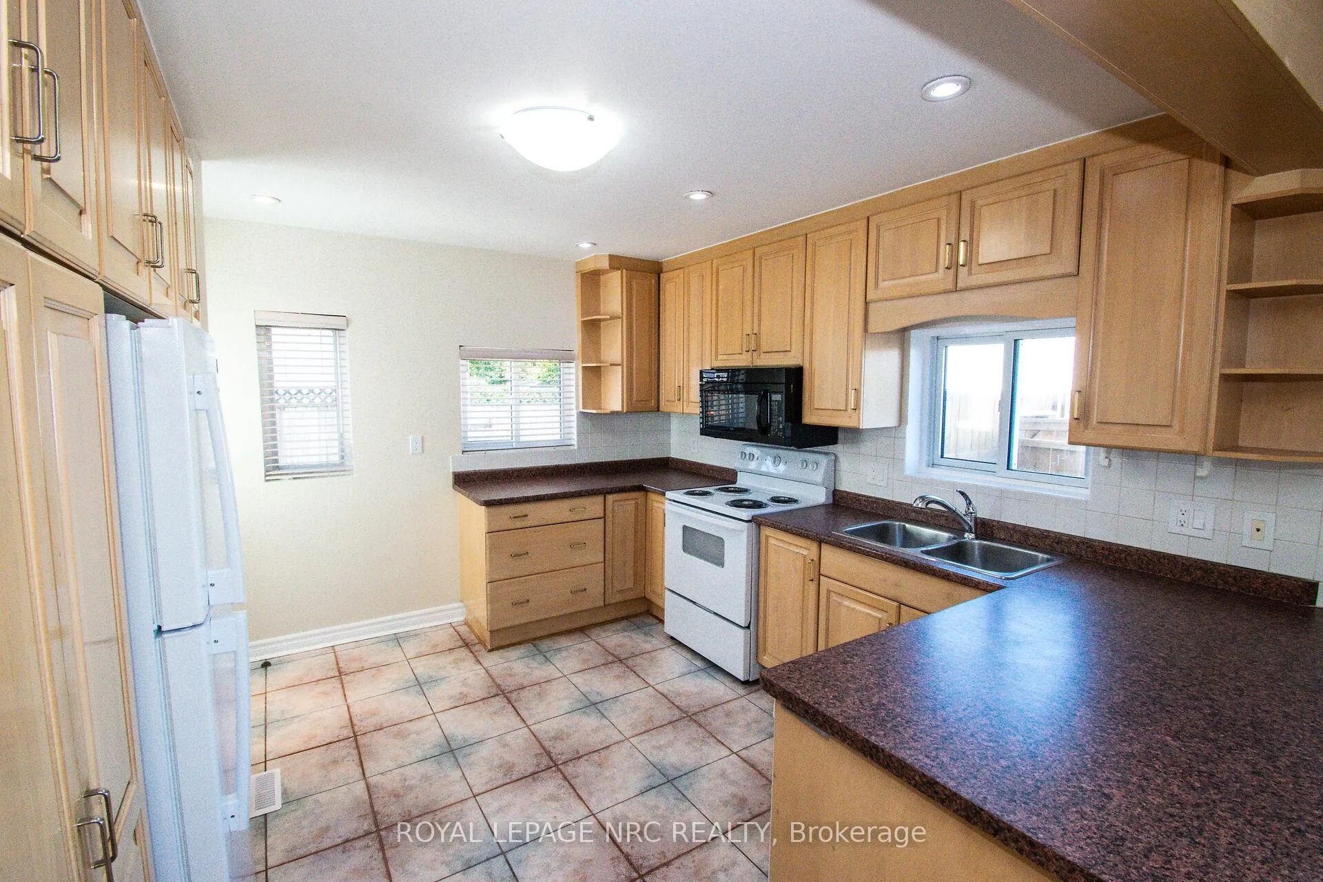Photo 13 of 6561 Bellevue Street, Niagara Falls, Morrison — HOMEH