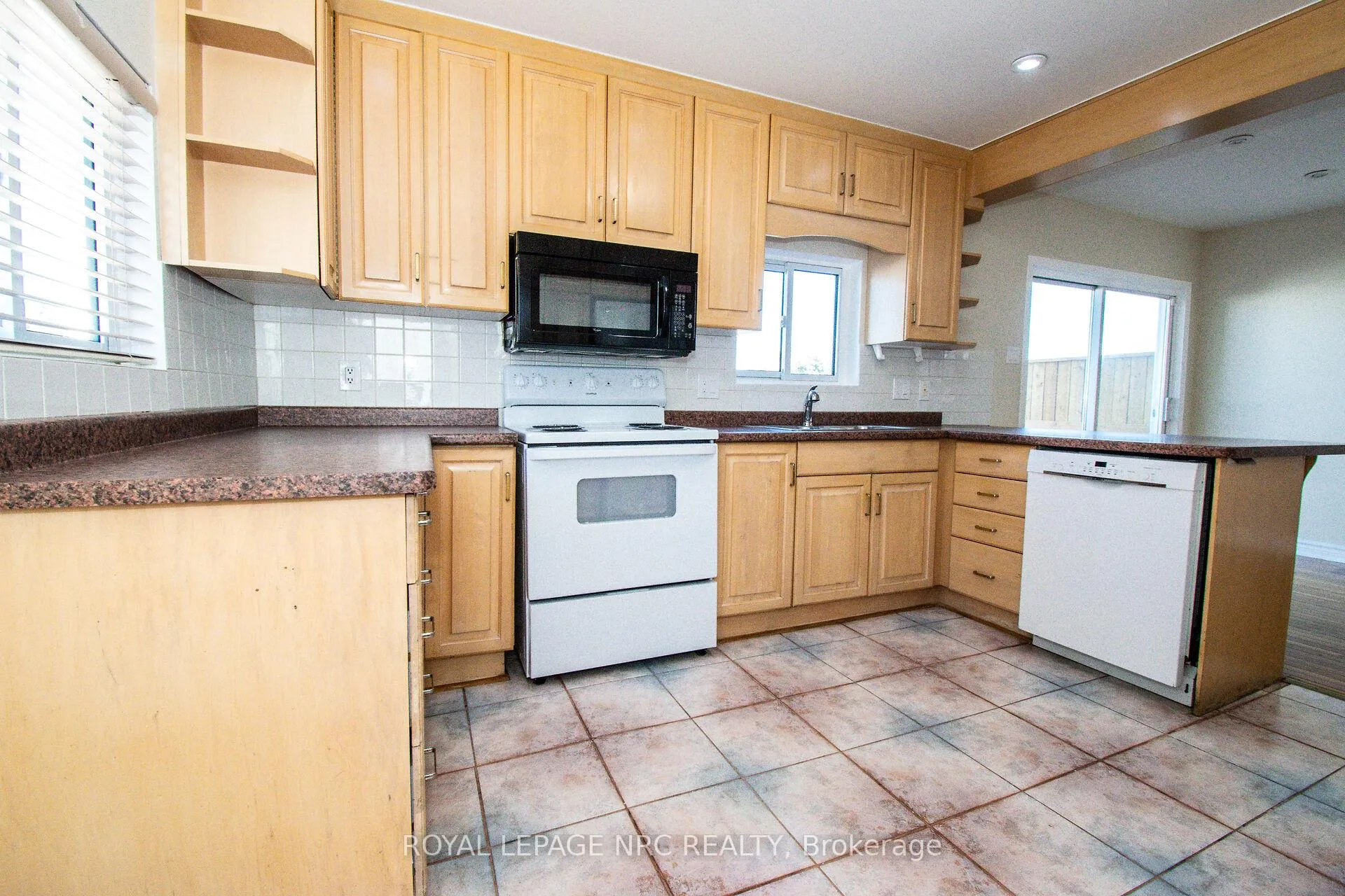 Photo 14 of 6561 Bellevue Street, Niagara Falls, Morrison — HOMEH