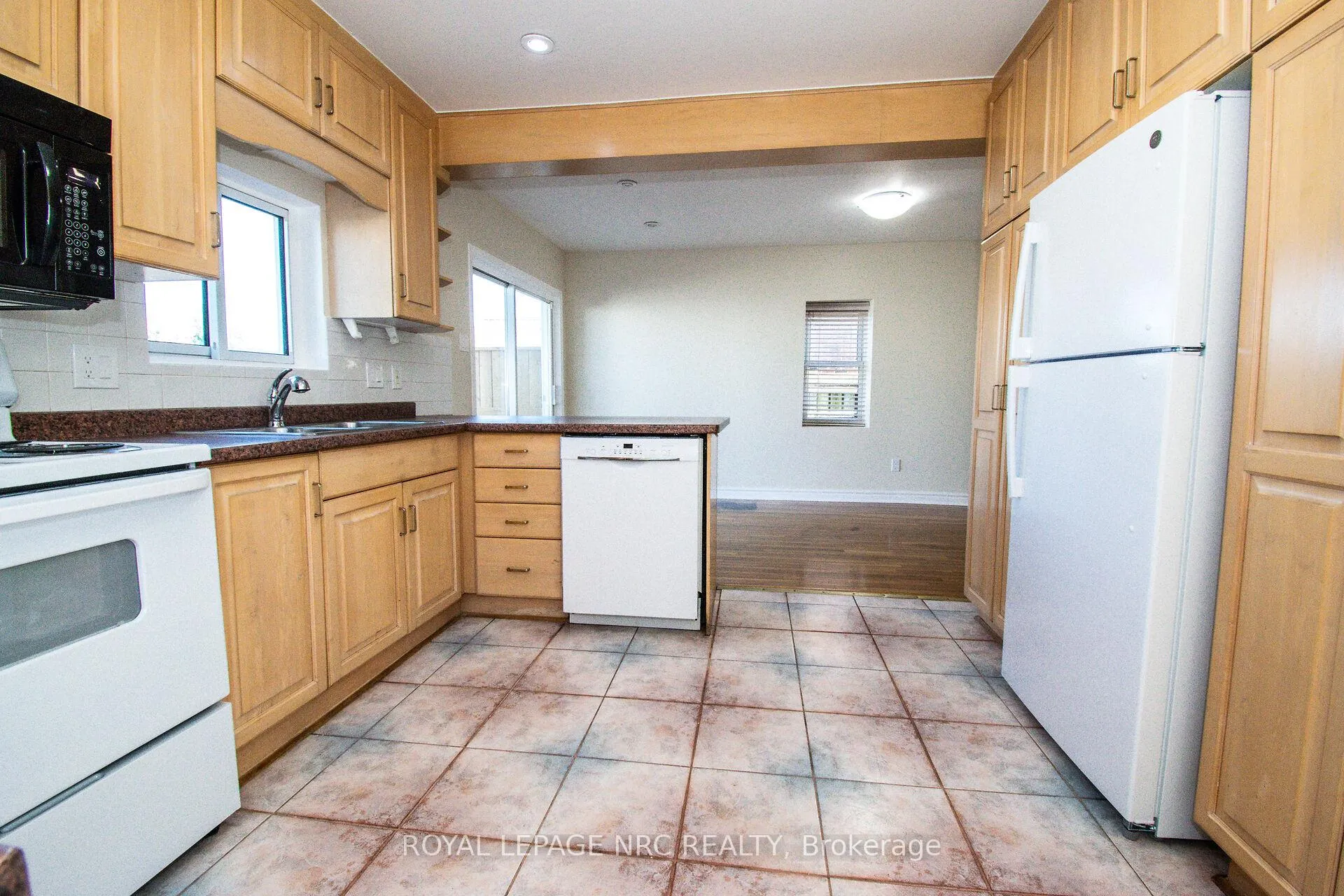 Photo 15 of 6561 Bellevue Street, Niagara Falls, Morrison — HOMEH