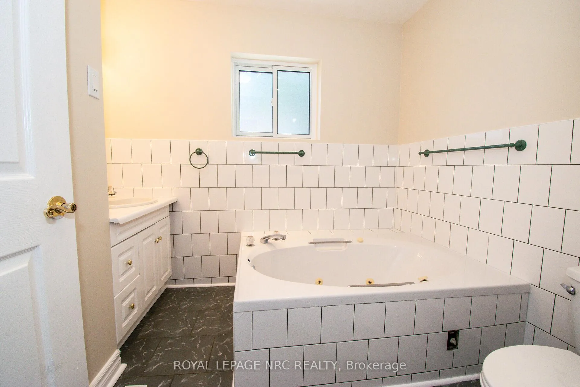 Photo 42 of 6561 Bellevue Street, Niagara Falls, Morrison — HOMEH