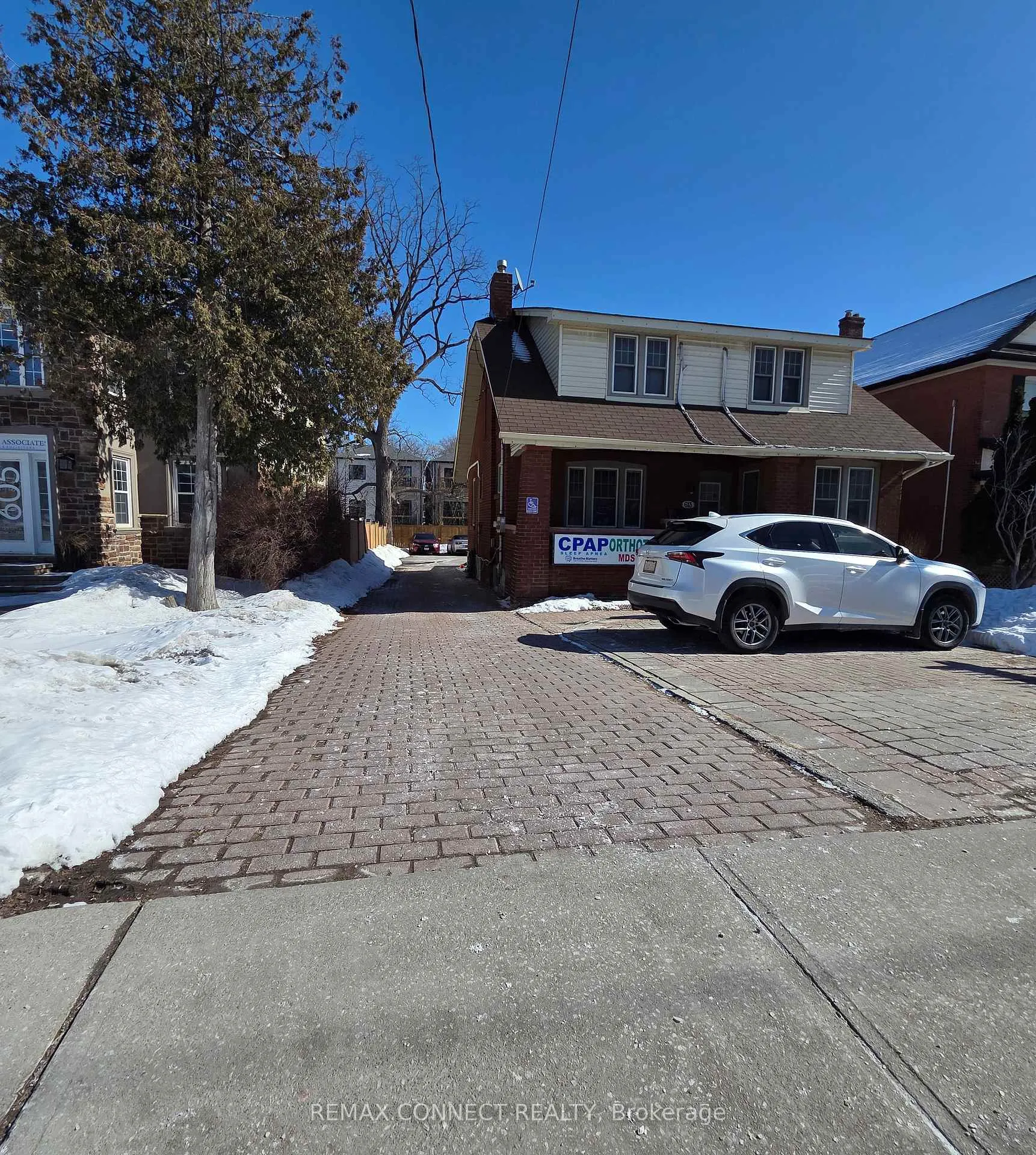 Photo 4 of 613 Brock Street S, Whitby, Downtown Whitby — HOMEH