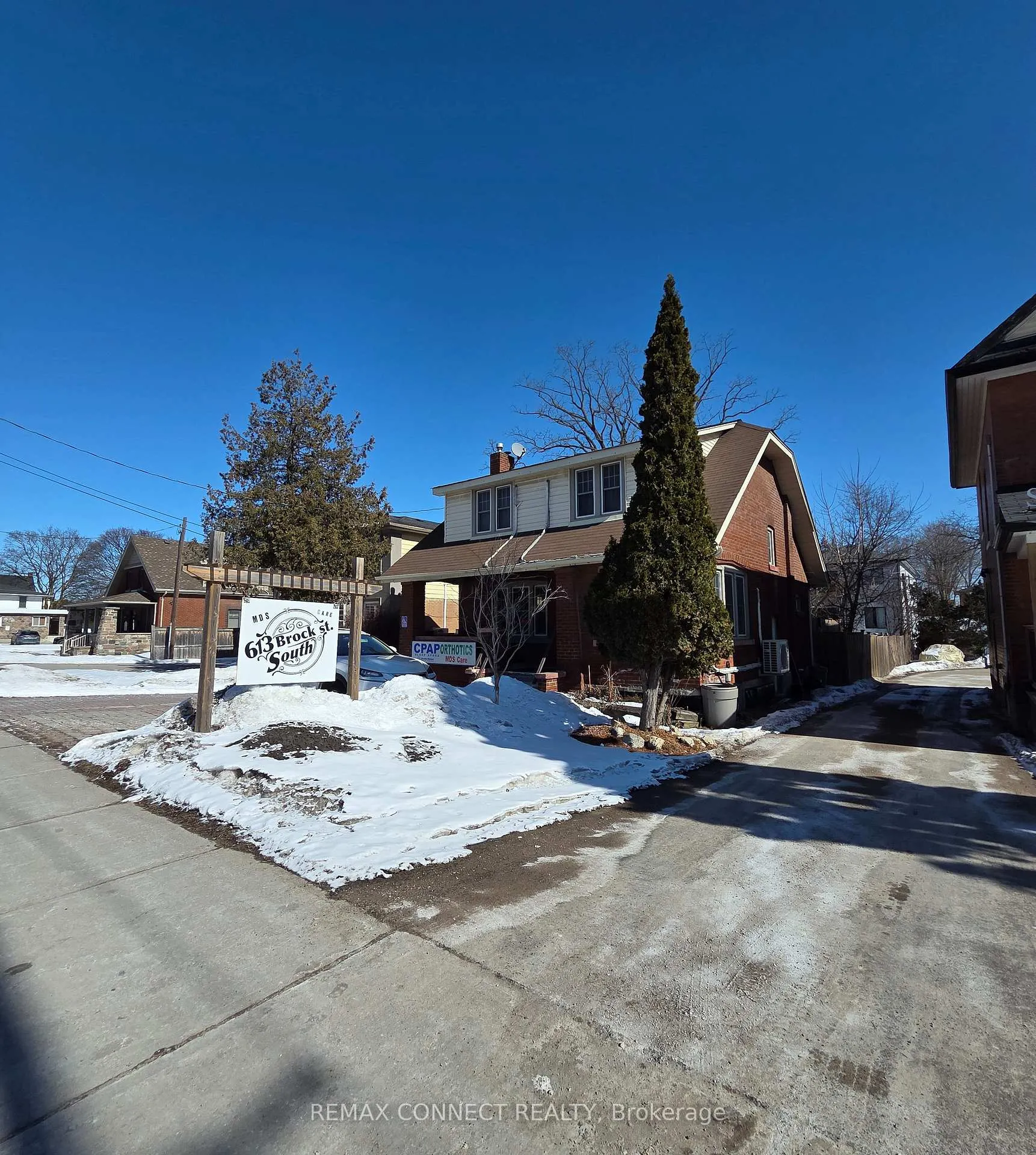 Photo 5 of 613 Brock Street S, Whitby, Downtown Whitby — HOMEH