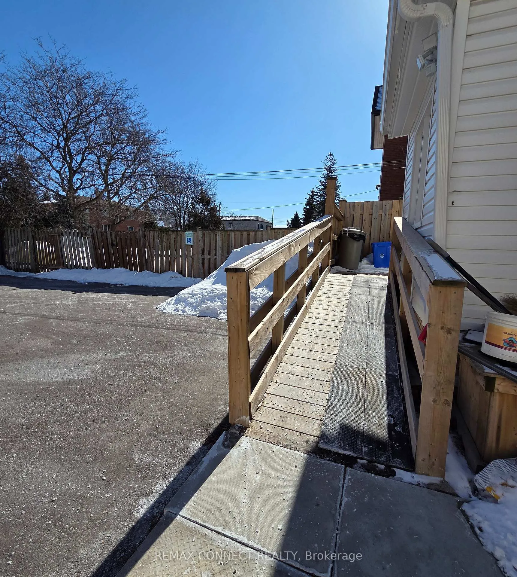 Photo 8 of 613 Brock Street S, Whitby, Downtown Whitby — HOMEH