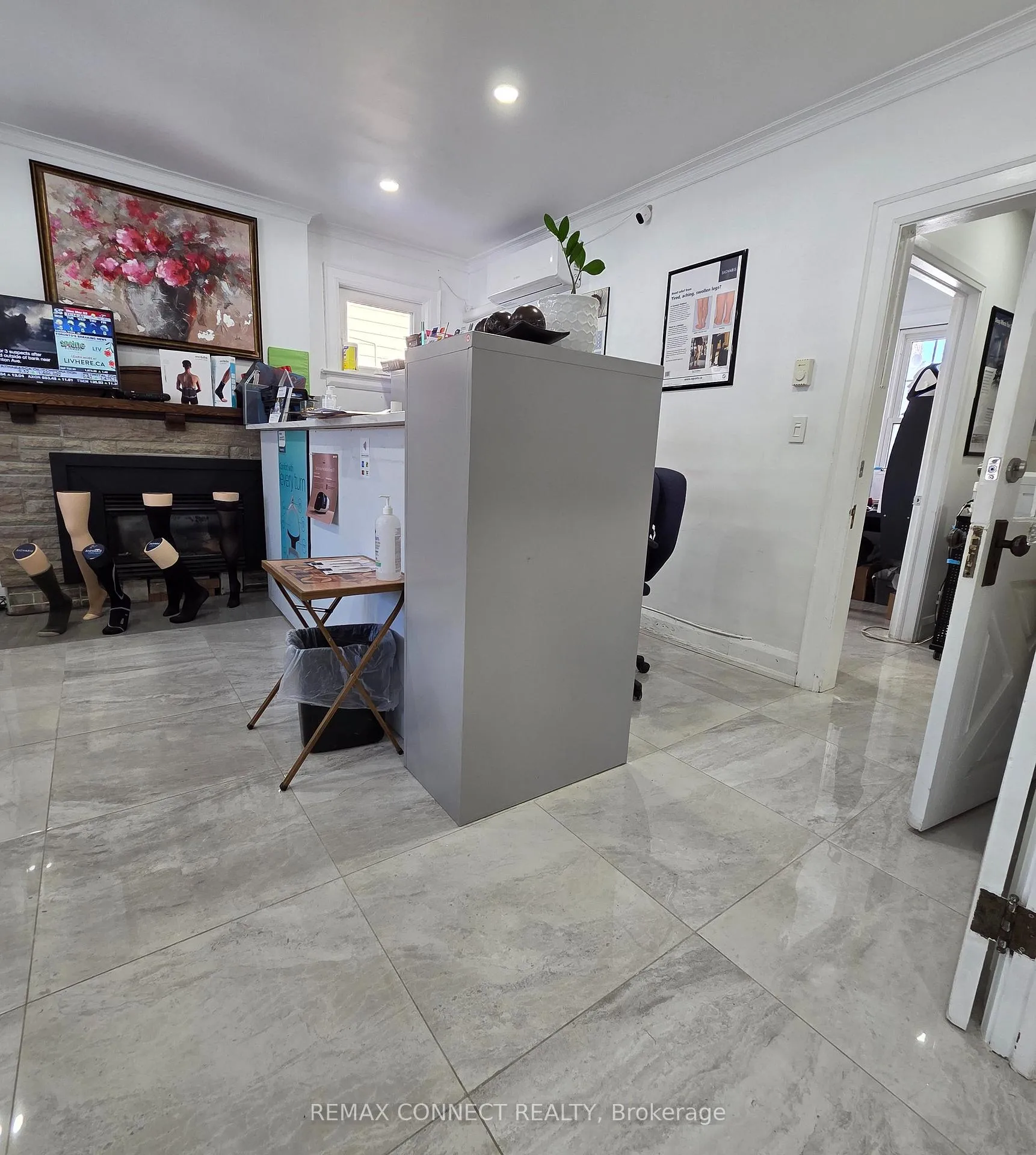 Photo 12 of 613 Brock Street S, Whitby, Downtown Whitby — HOMEH