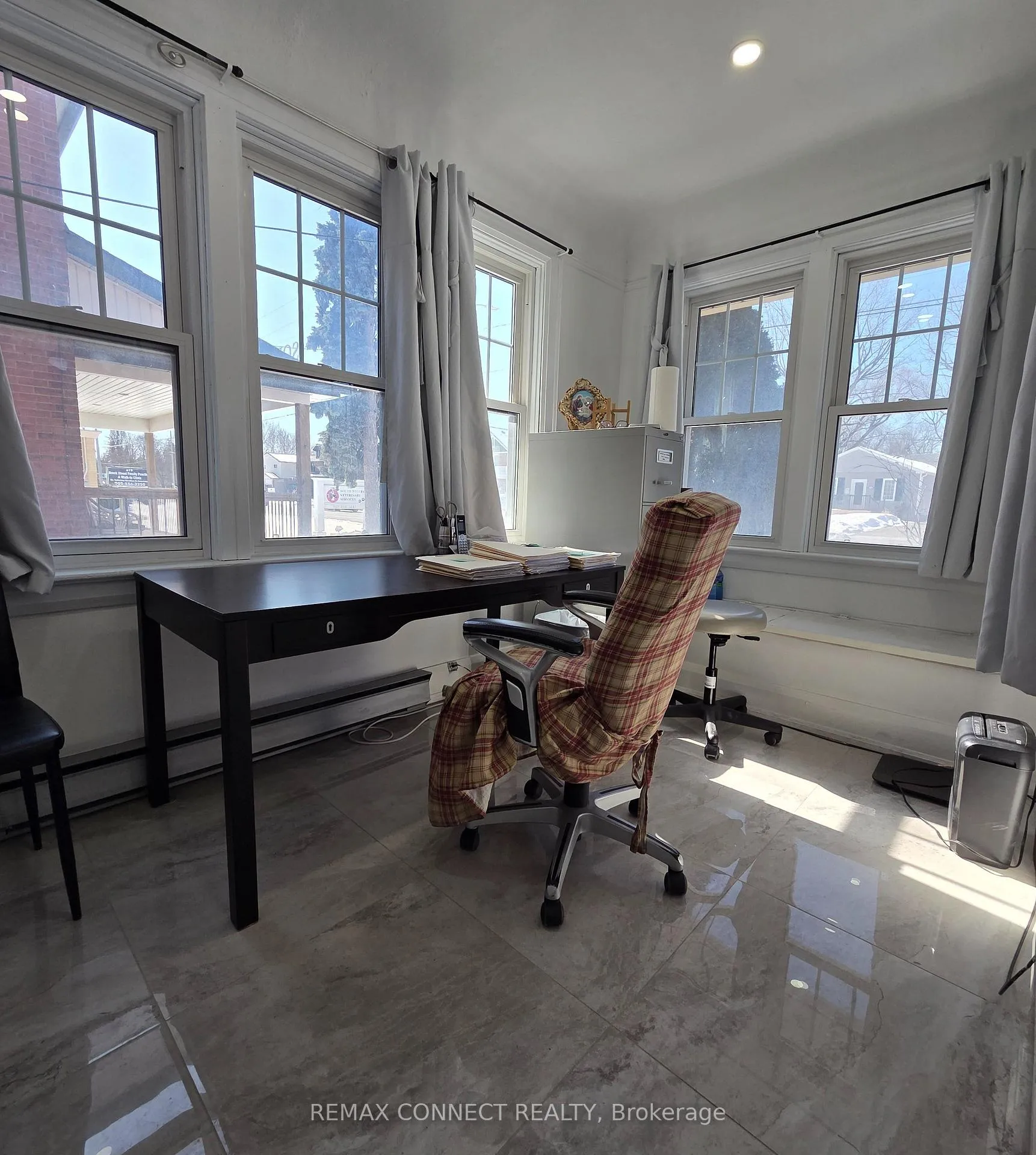 Photo 15 of 613 Brock Street S, Whitby, Downtown Whitby — HOMEH