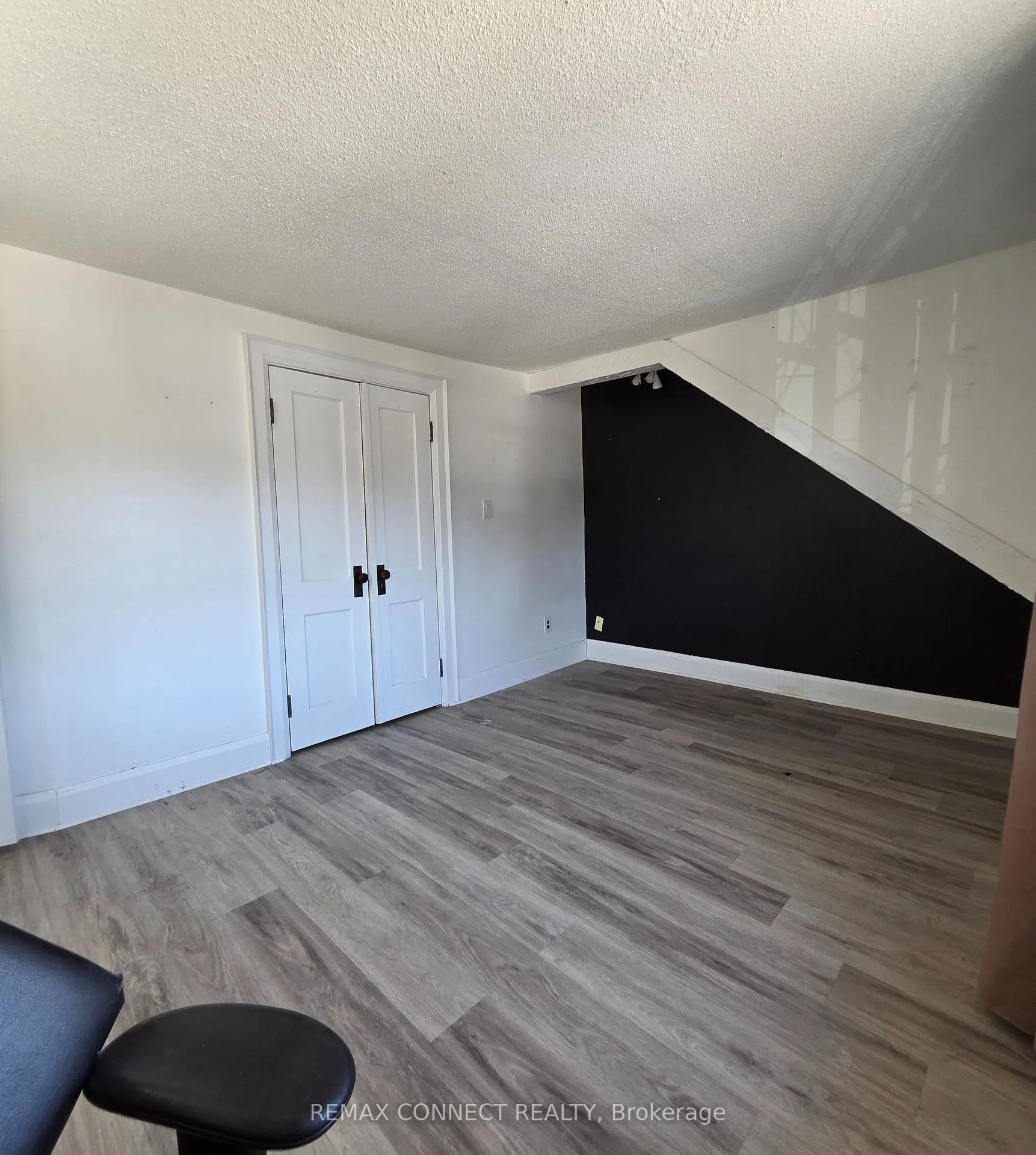 Photo 21 of 613 Brock Street S, Whitby, Downtown Whitby — HOMEH