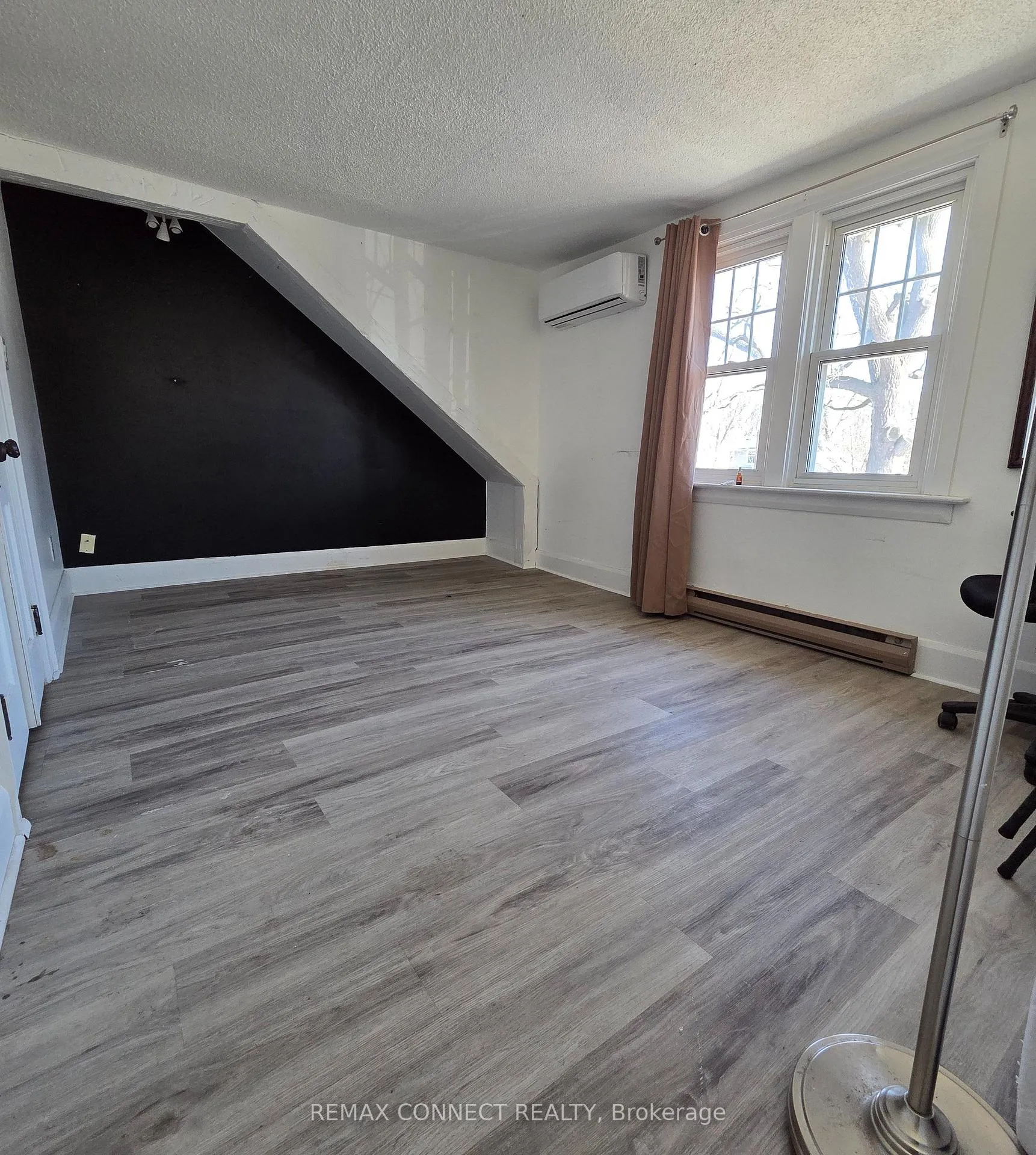 Photo 22 of 613 Brock Street S, Whitby, Downtown Whitby — HOMEH