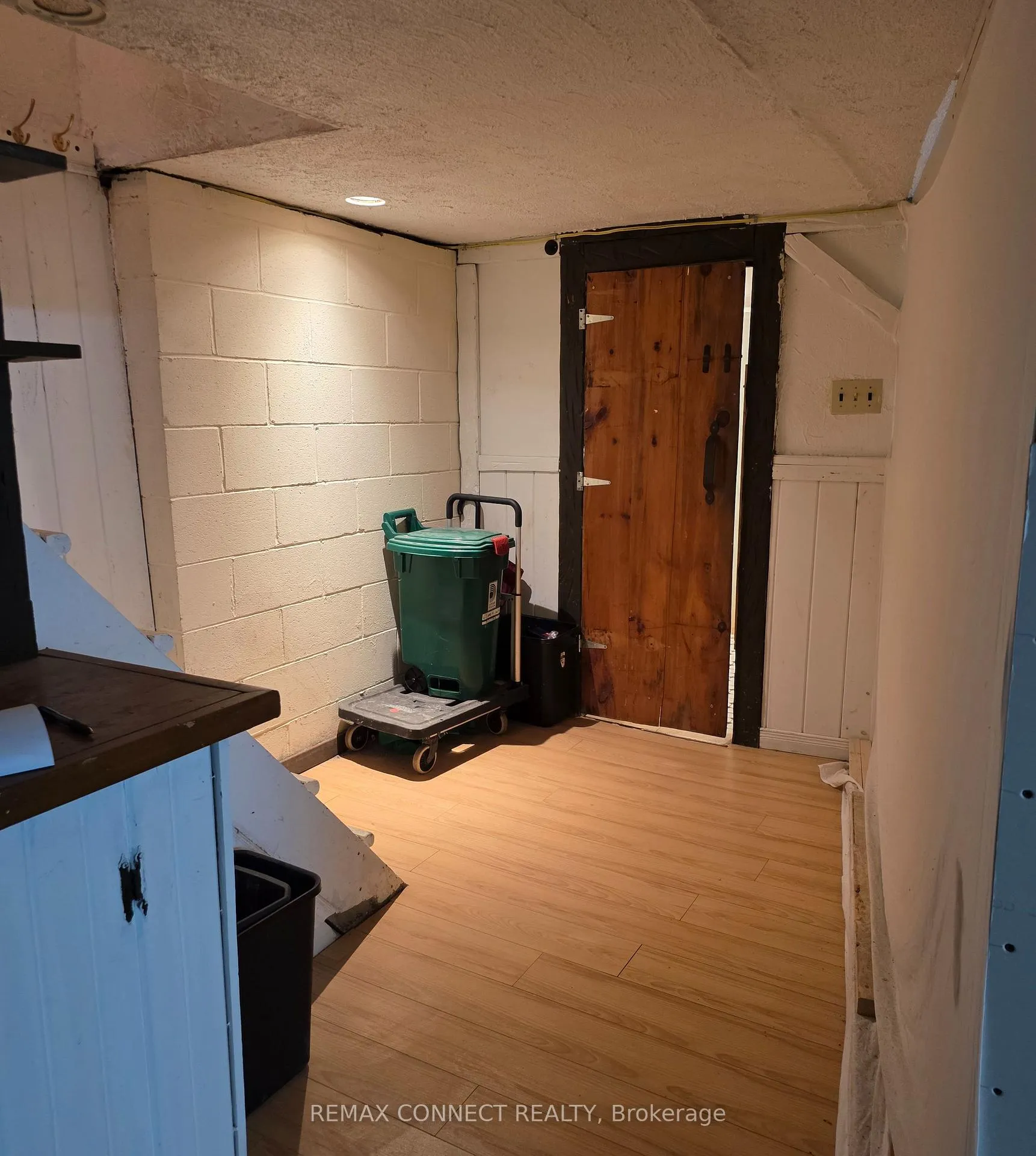 Photo 27 of 613 Brock Street S, Whitby, Downtown Whitby — HOMEH