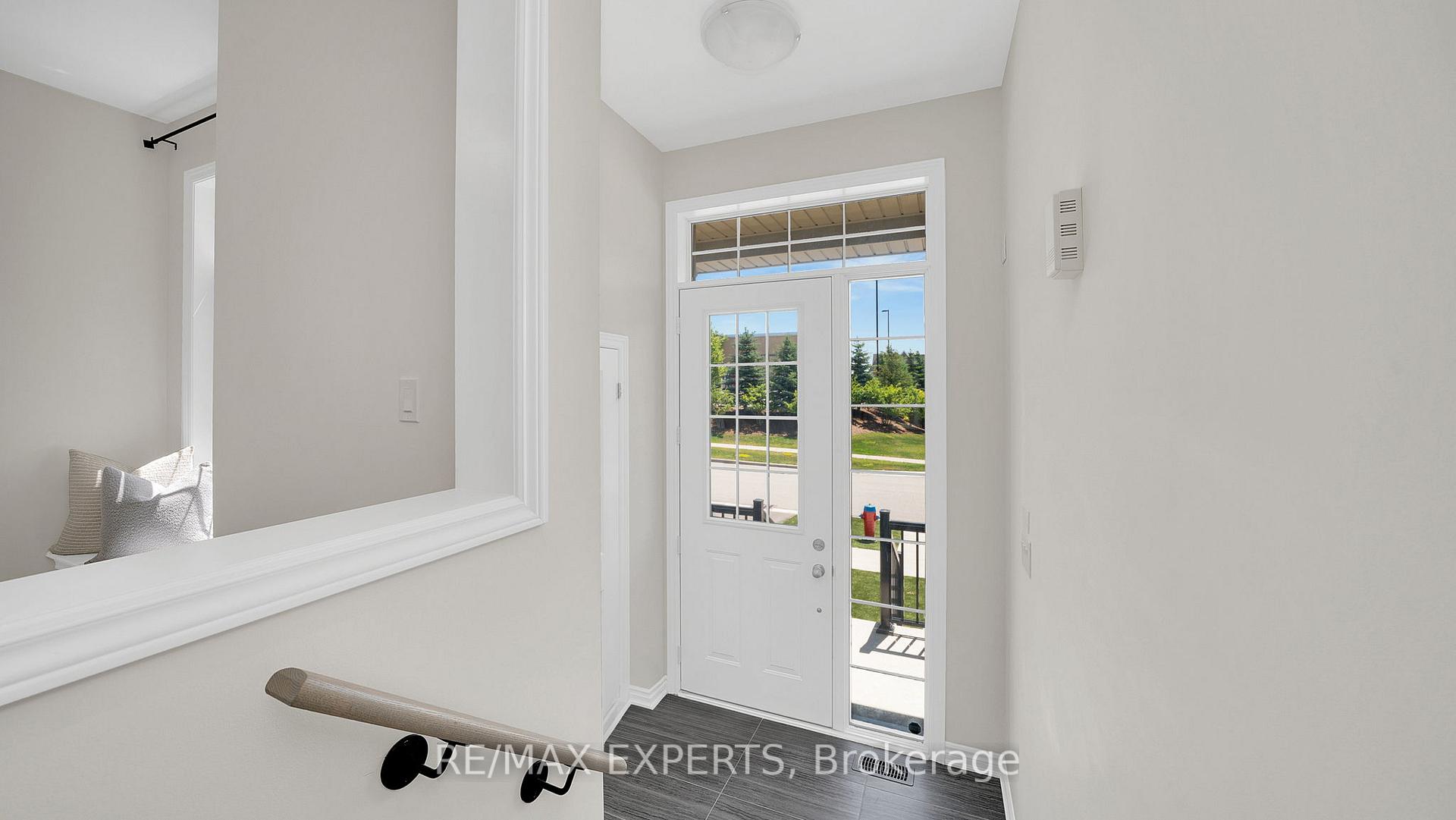 Photo 3 of 24A Tatton Court, King, King City — HOMEH