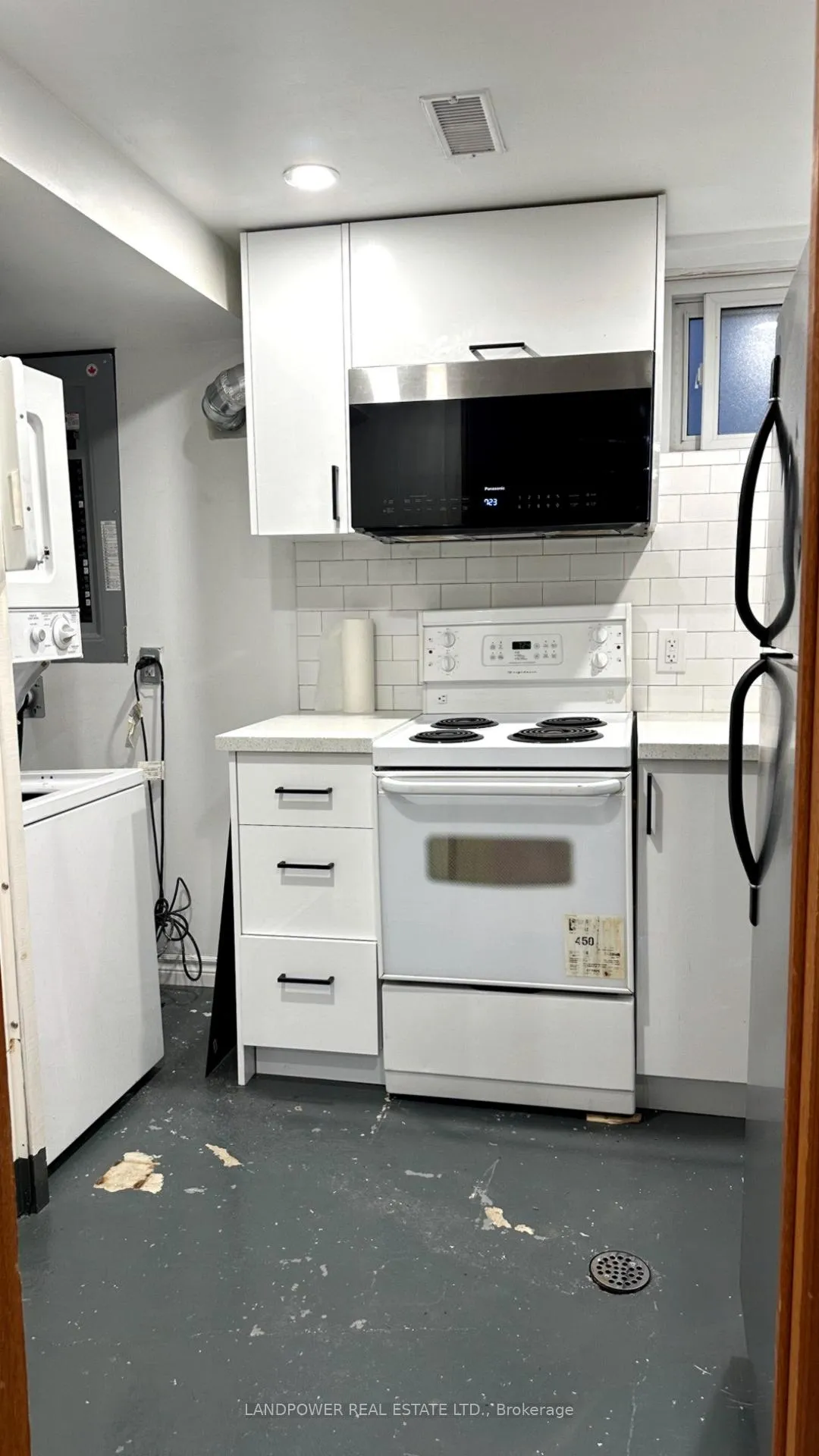 Photo 6 of Unit Bsmt, 1295 Commerce Street, Pickering, Bay Ridges — HOMEH