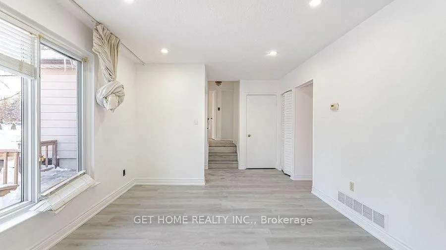 Photo 7 of 38 Dunblaine Crescent, Brampton, Southgate — HOMEH