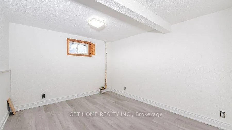 Photo 20 of 38 Dunblaine Crescent, Brampton, Southgate — HOMEH