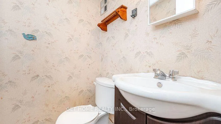 Photo 23 of 38 Dunblaine Crescent, Brampton, Southgate — HOMEH