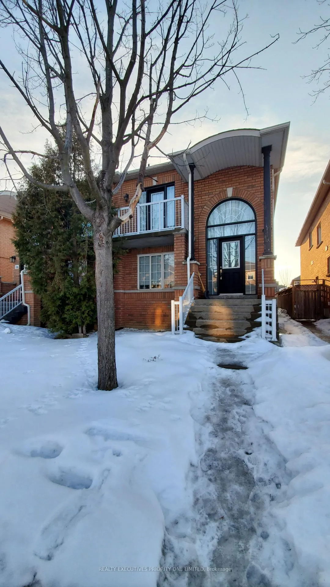 Front of Unit Upper Floor, 18 Ed Quigg Way