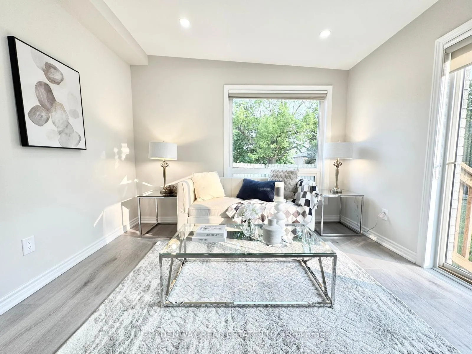 Photo 5 of Unit Main, 1286 Cedar Street, Oshawa, Lakeview — HOMEH