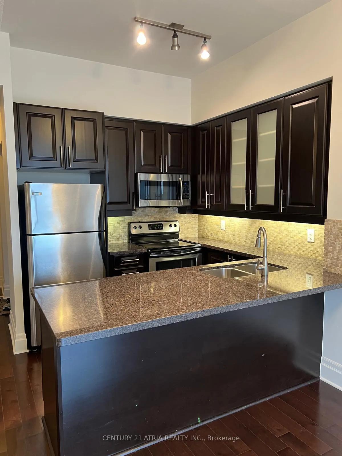 Photo 3 of Unit 904, 1 Upper Duke Crescent, Markham, Unionville — HOMEH