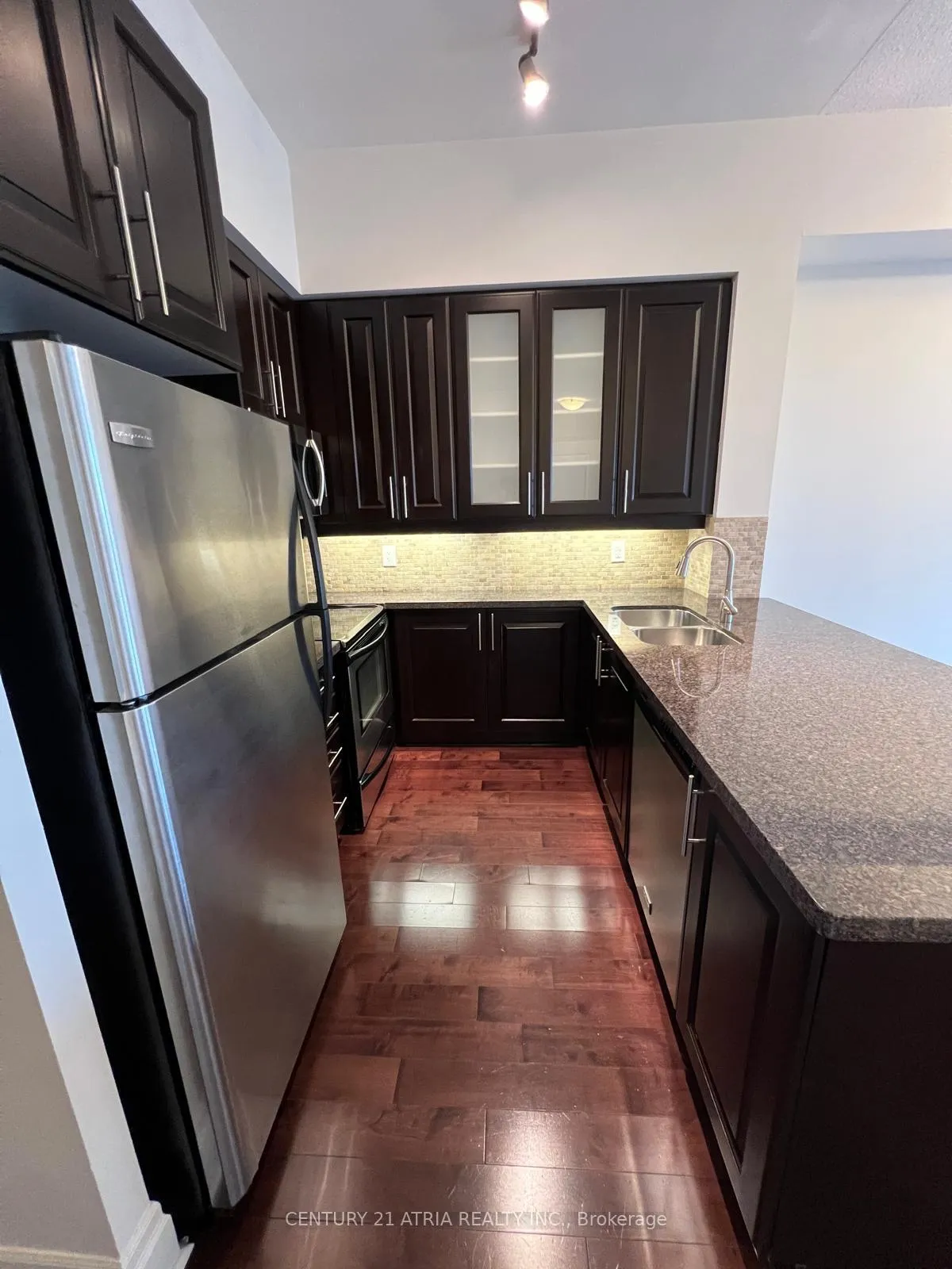 Photo 4 of Unit 904, 1 Upper Duke Crescent, Markham, Unionville — HOMEH