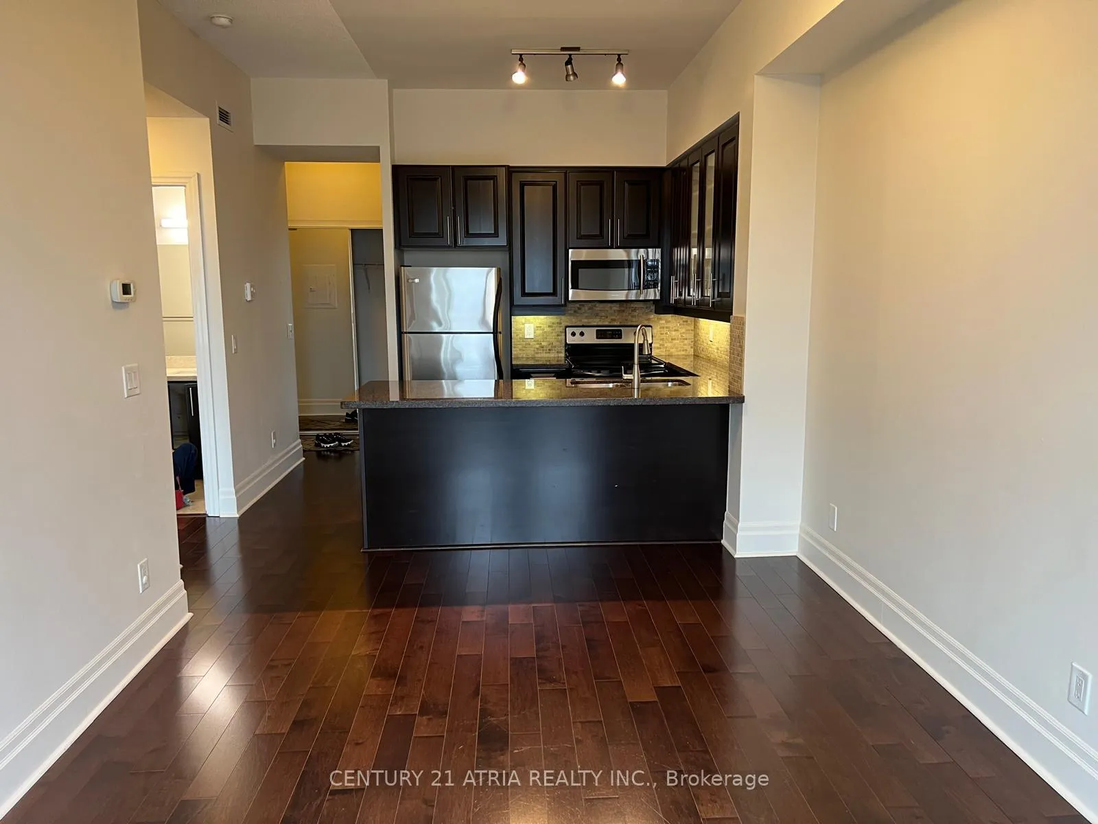 Photo 6 of Unit 904, 1 Upper Duke Crescent, Markham, Unionville — HOMEH