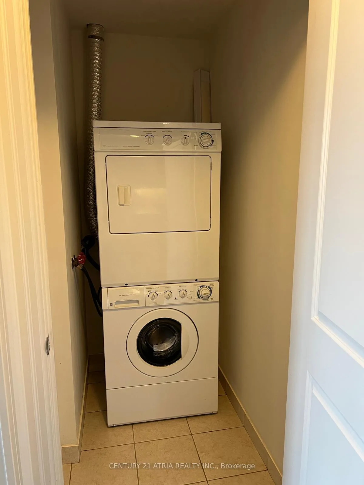 Photo 12 of Unit 904, 1 Upper Duke Crescent, Markham, Unionville — HOMEH